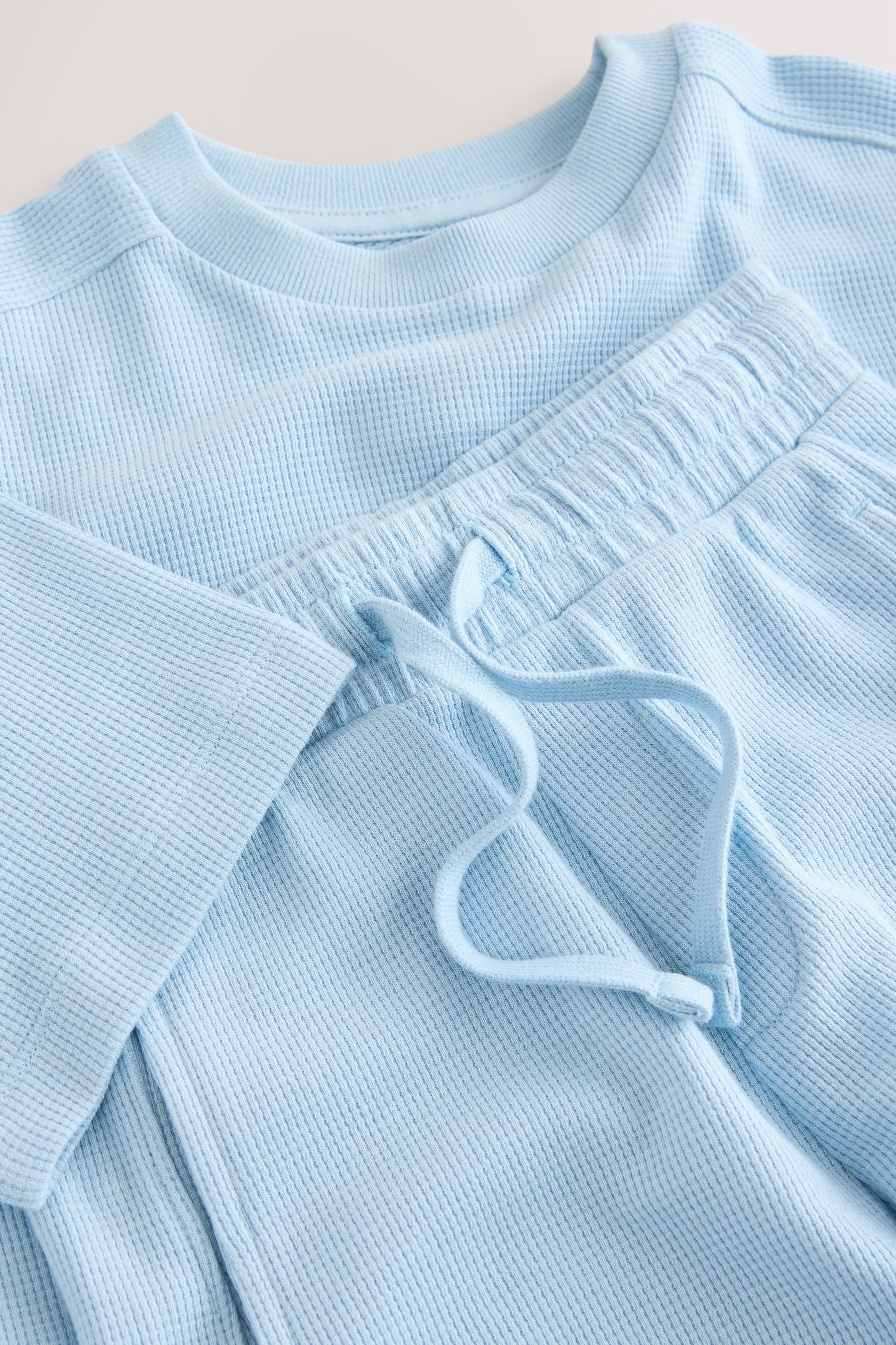 Next T-Shirt & Shorts Strukturiertes T-Shirt und Shorts, Set (2-tlg)