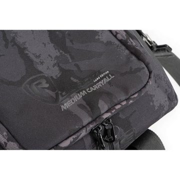 Fox Rage Reisetasche Fox Rage Voyager Camo Medium Carryall Reisetasche, Komplett mit Tackleboxen bestückt, Hochrobuste Camo-Tarnreißverschlüsse, 3D-gepolsterter Schultertragegurt, EVA-Handtragegriffe, EVA-Taschenbasis, Federzugbefestigung für Werkzeuge, Klettgesicherte Halterung für Zangen, Schützende Hartschalenaußentasche für die Polarisationsbrille