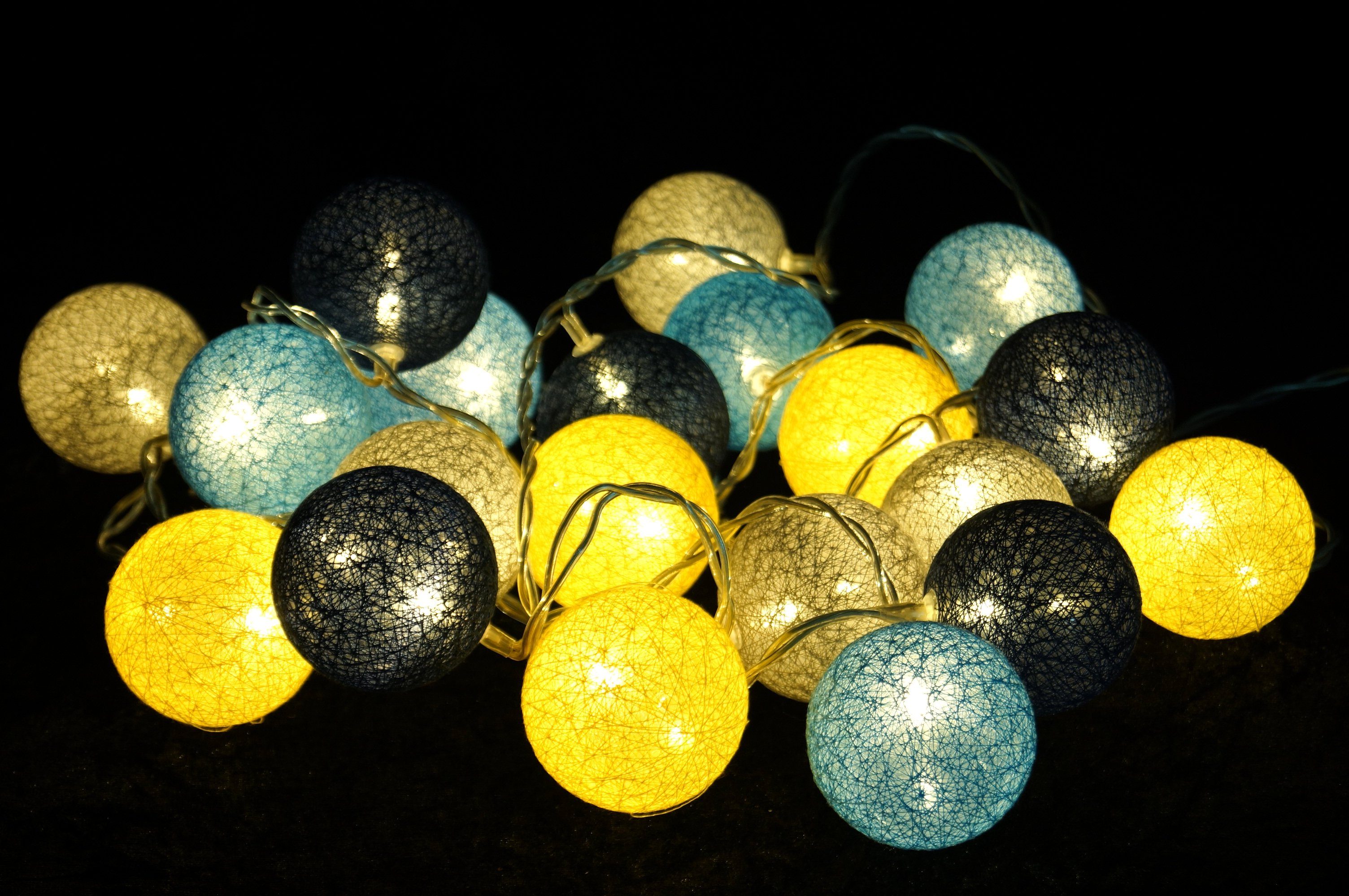 Guru-Shop LED-Lichterkette Stoff Ball Lichterkette, LED Kugel Lampion.. grau/blau/gelb