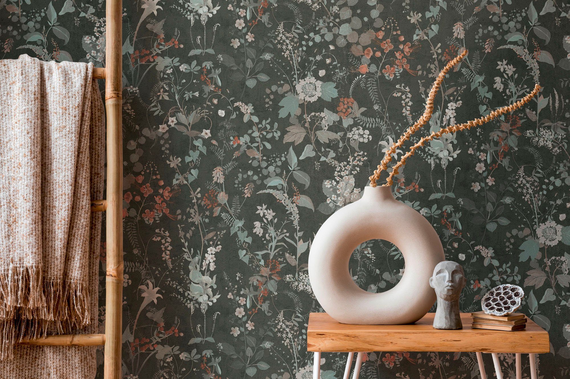 Bricoflor Schwarze Tapete mit Blumen Florale Vliestapete Ideal für Wohnzimm günstig online kaufen