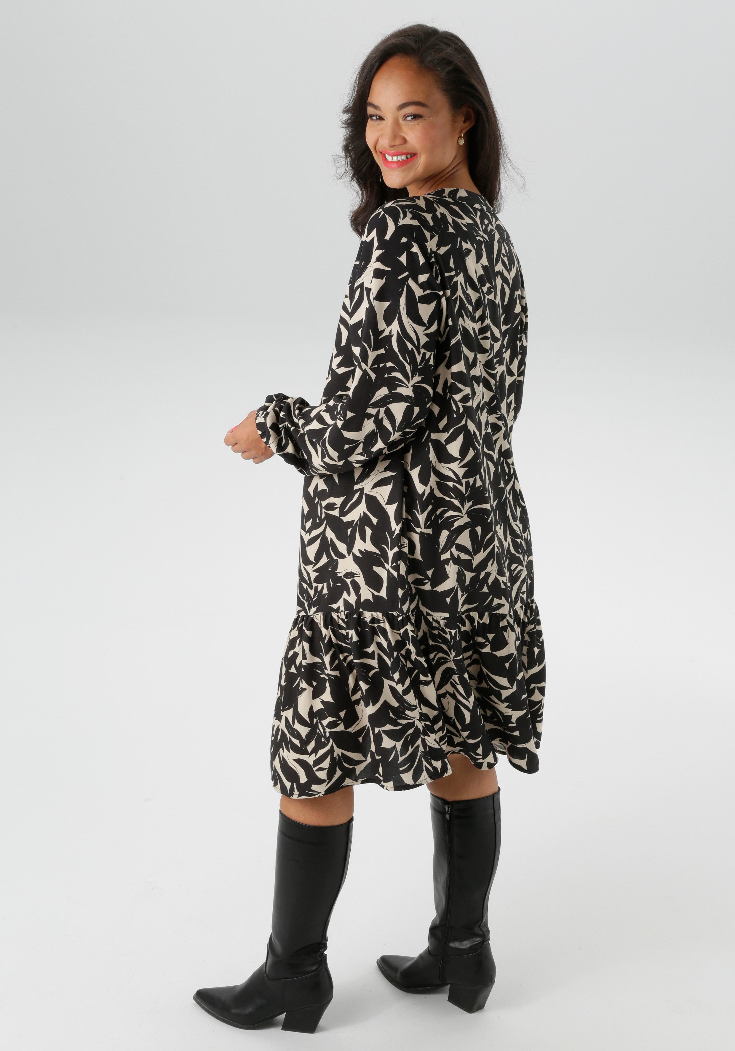 Aniston PLUS Tunikakleid mit graphischem Blätterdruck günstig online kaufen