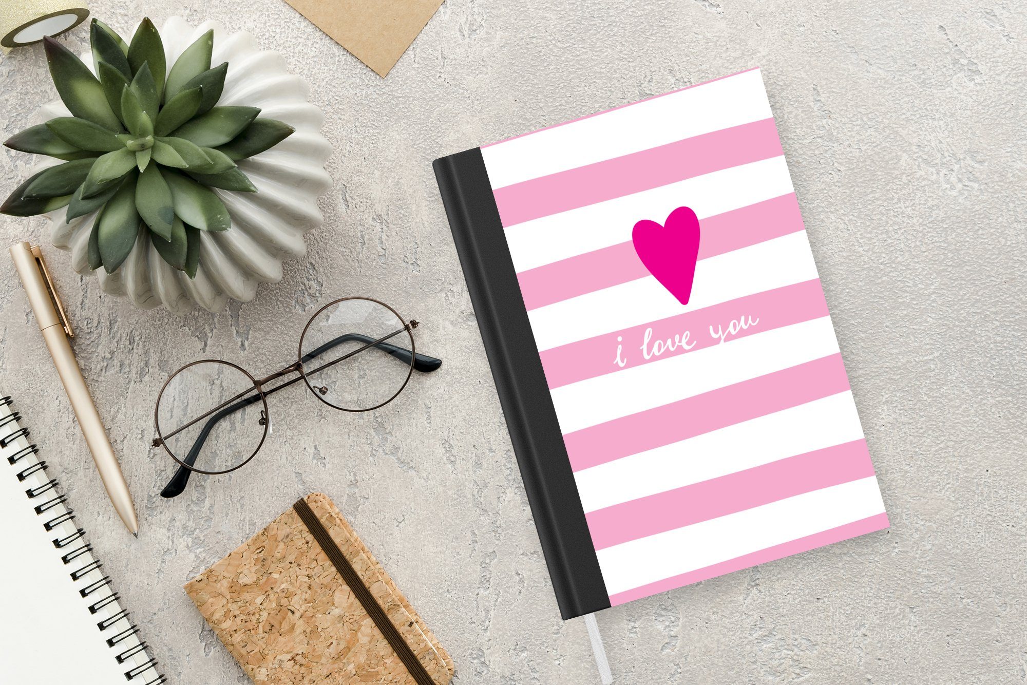 MuchoWow Notizbuch Illustration mit dem Journal, Zitat Haushaltsbuch und Merkzettel, "Ich A5, rosa Herz, Notizheft, einem liebe 98 Tagebuch, Seiten, dich"