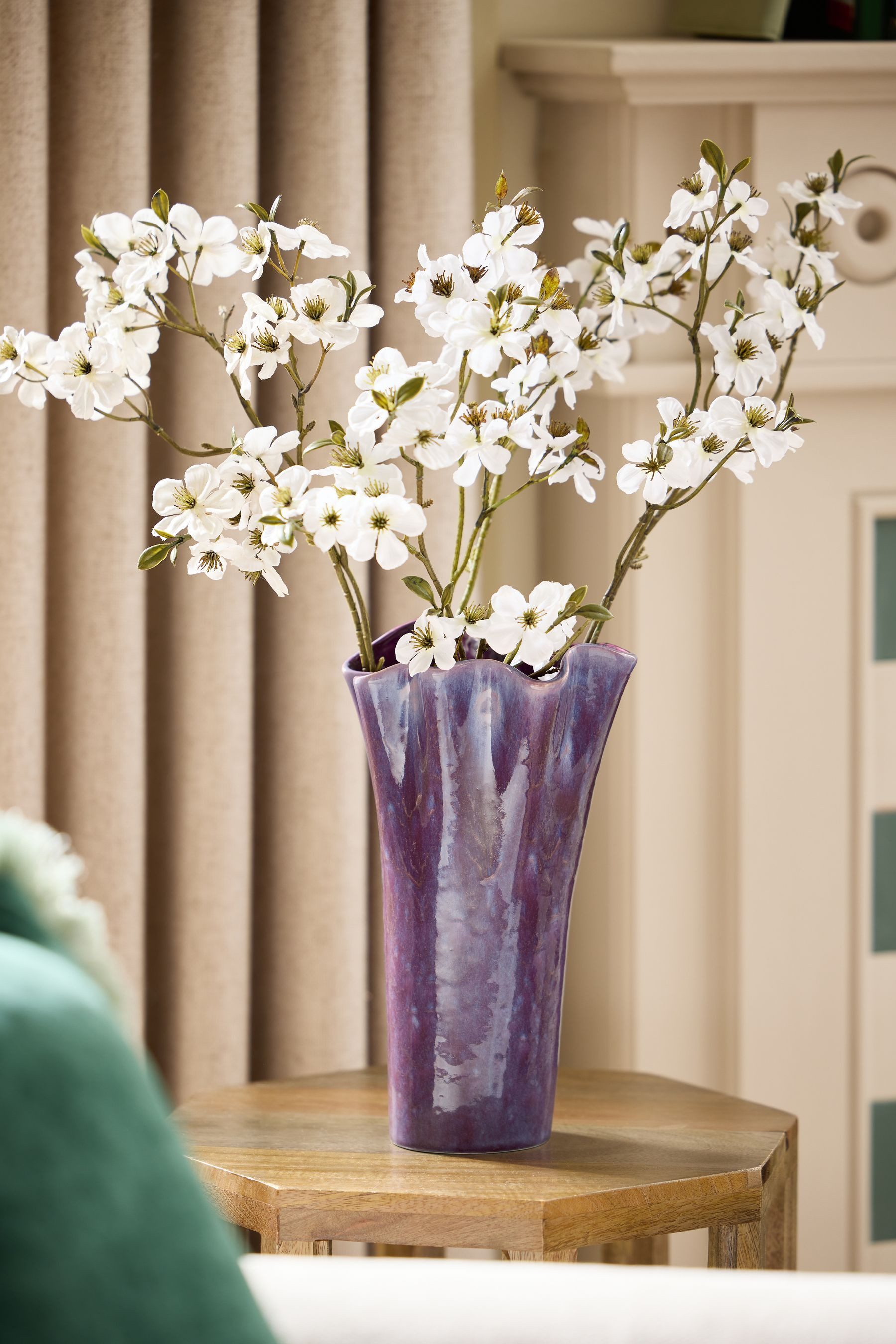 Next Dekovase Geraffte Keramikvase mit reaktiver Glasur