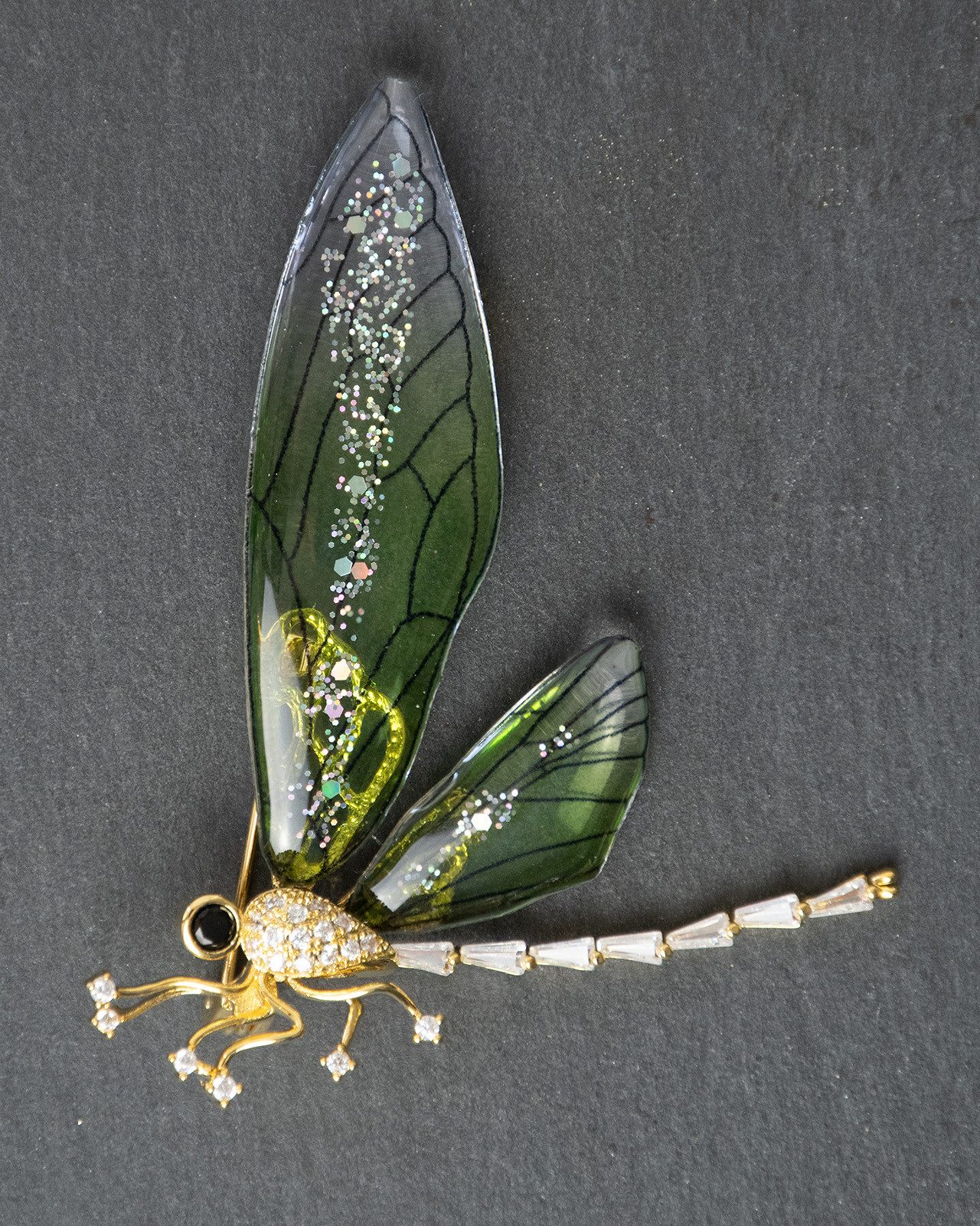 MayTree Brosche "Libelle", zart grün (Stück, 1-tlg), Metallbrosche in Form einer Libelle in zart Grün