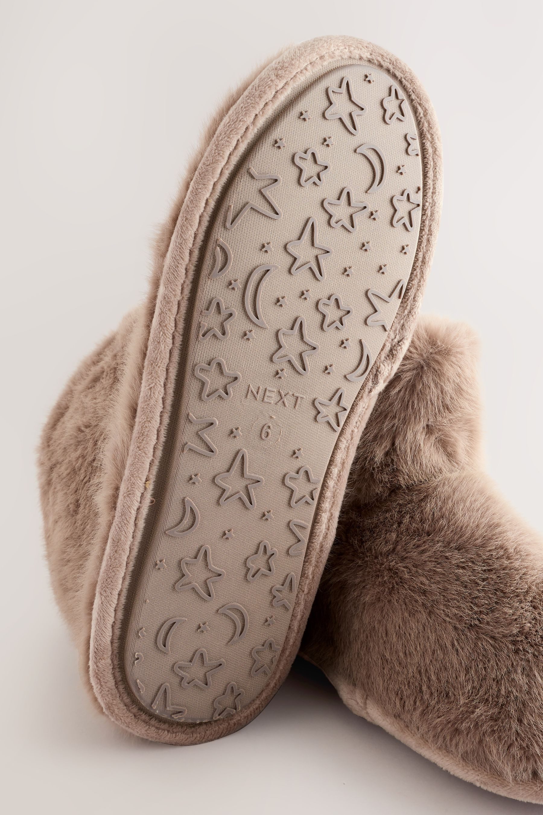 Next Hausstiefel aus Kunstfell Hausschuh (1-tlg)