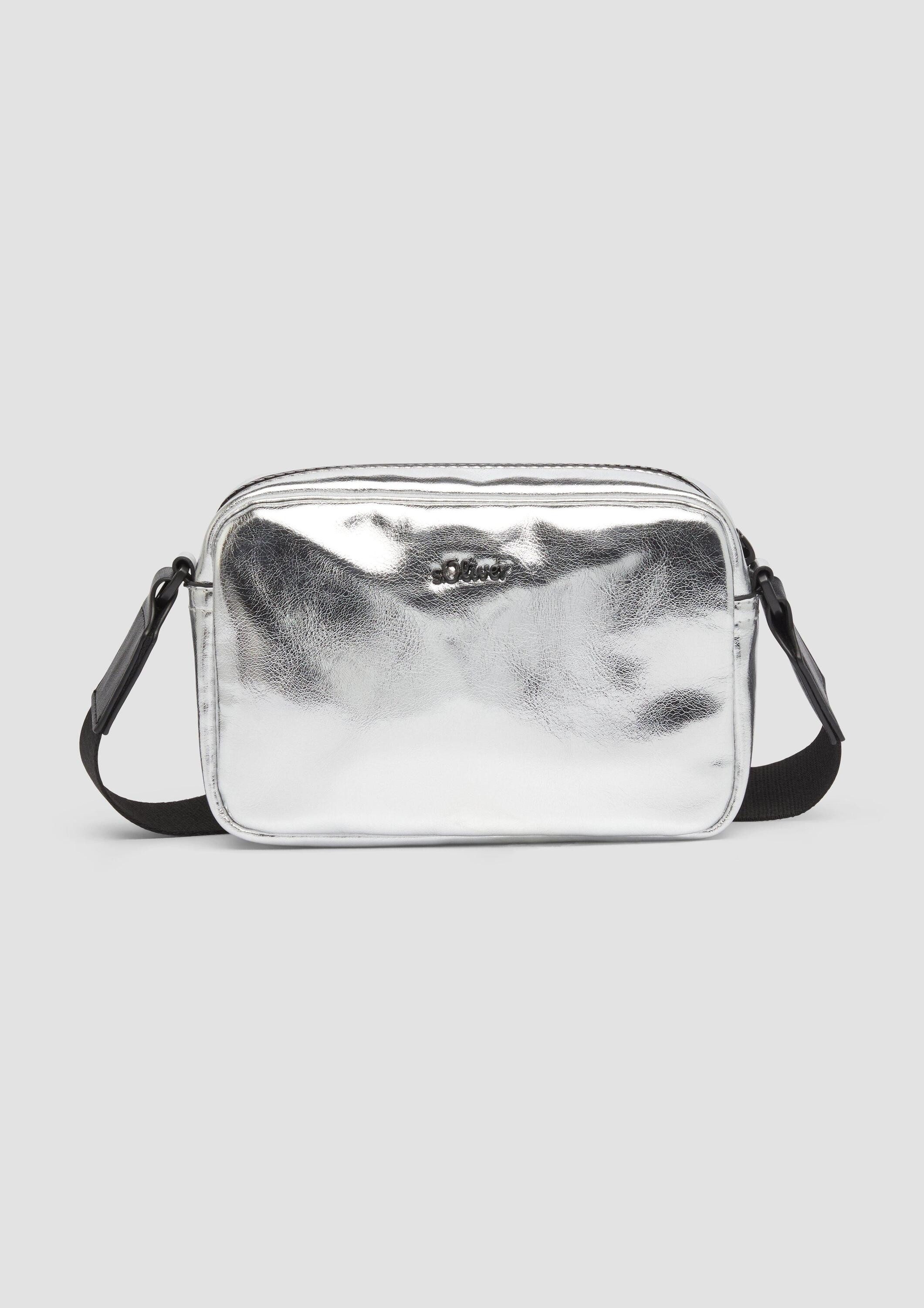s.Oliver Umhängetasche Tasche, Handtasche in Metallic-Optik