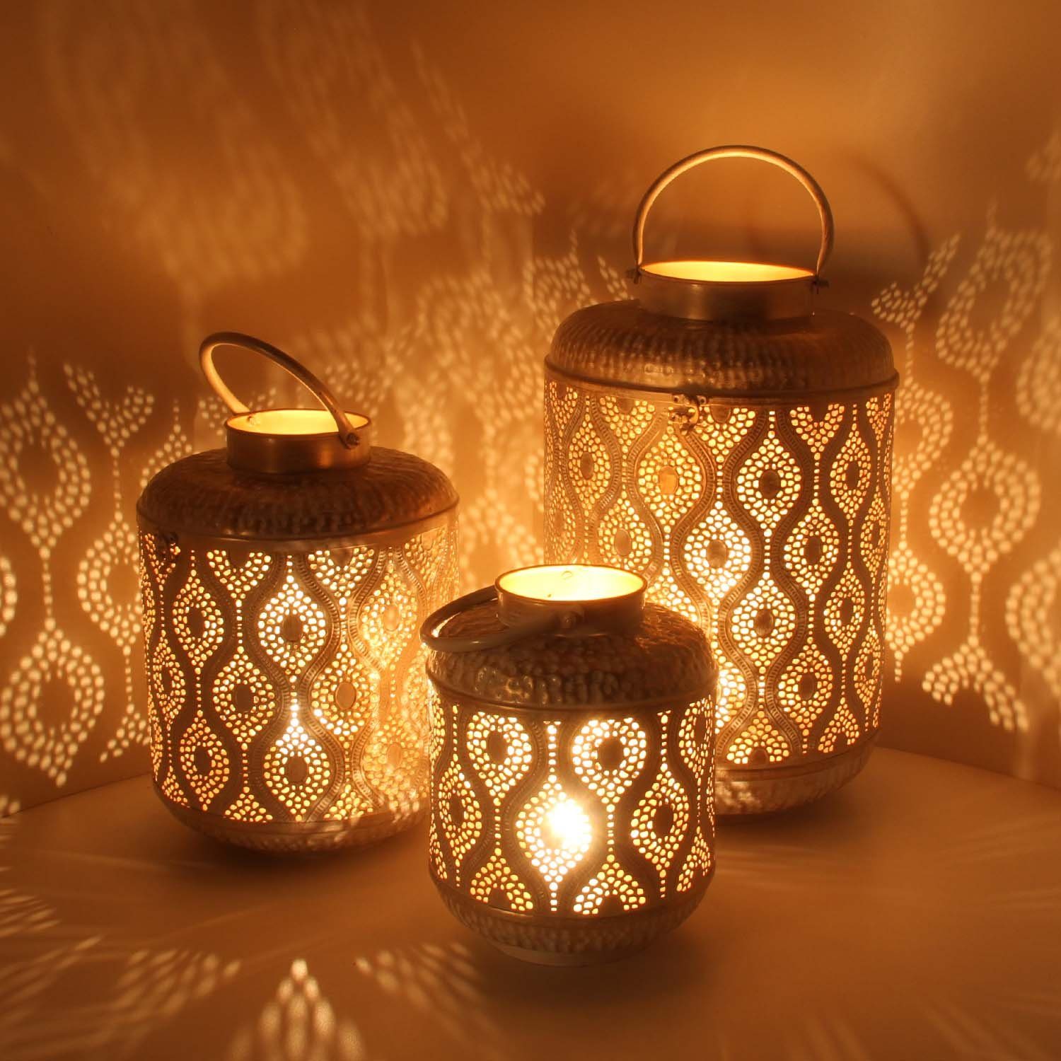 Casa Moro Kerzenlaterne Suraya 3er Set in Shabby Chic Weiß Gold aus Metall  (Marokkanisches Windlicht stehend & hängend, 3er Set), Tischlaterne für  Feier Dekoration Geschenk IRL5010