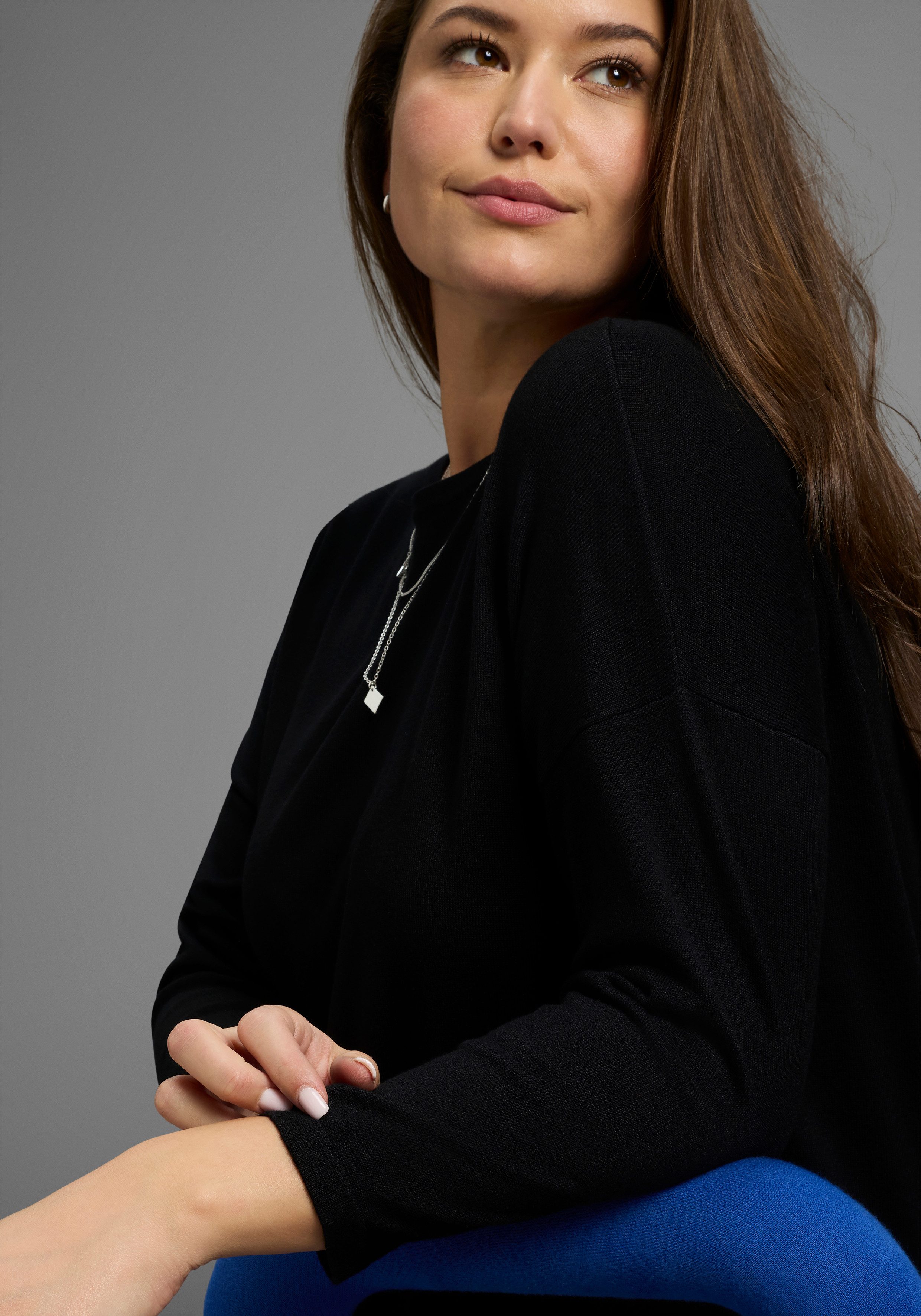 Laura Scott CURVE Longpullover aus fließendem Feinstrick mit seitlichem Schlitz - GROSSE GRÖSSE