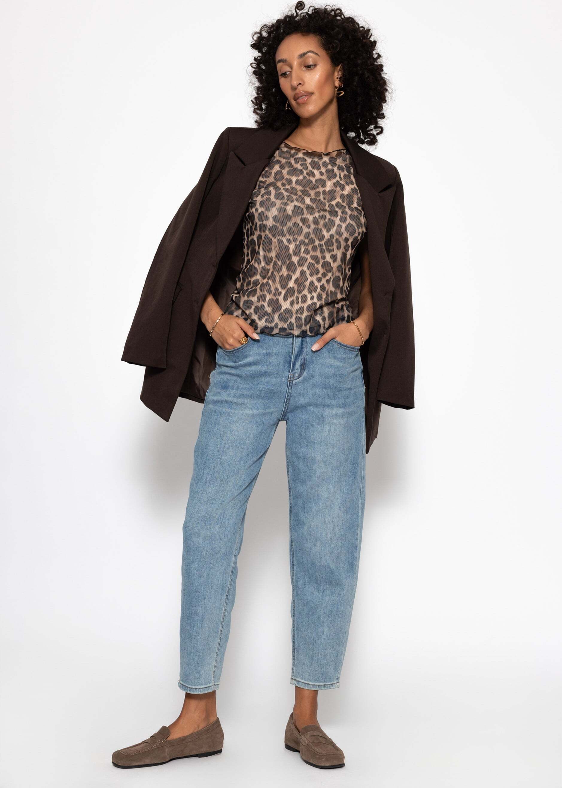 SASSYCLASSY T-Shirt Mesh Shirt mit Leo-Print für Damen Figurbetontes T-Shirt mit gewellten Abschlüssen an Saum und Ärmeln