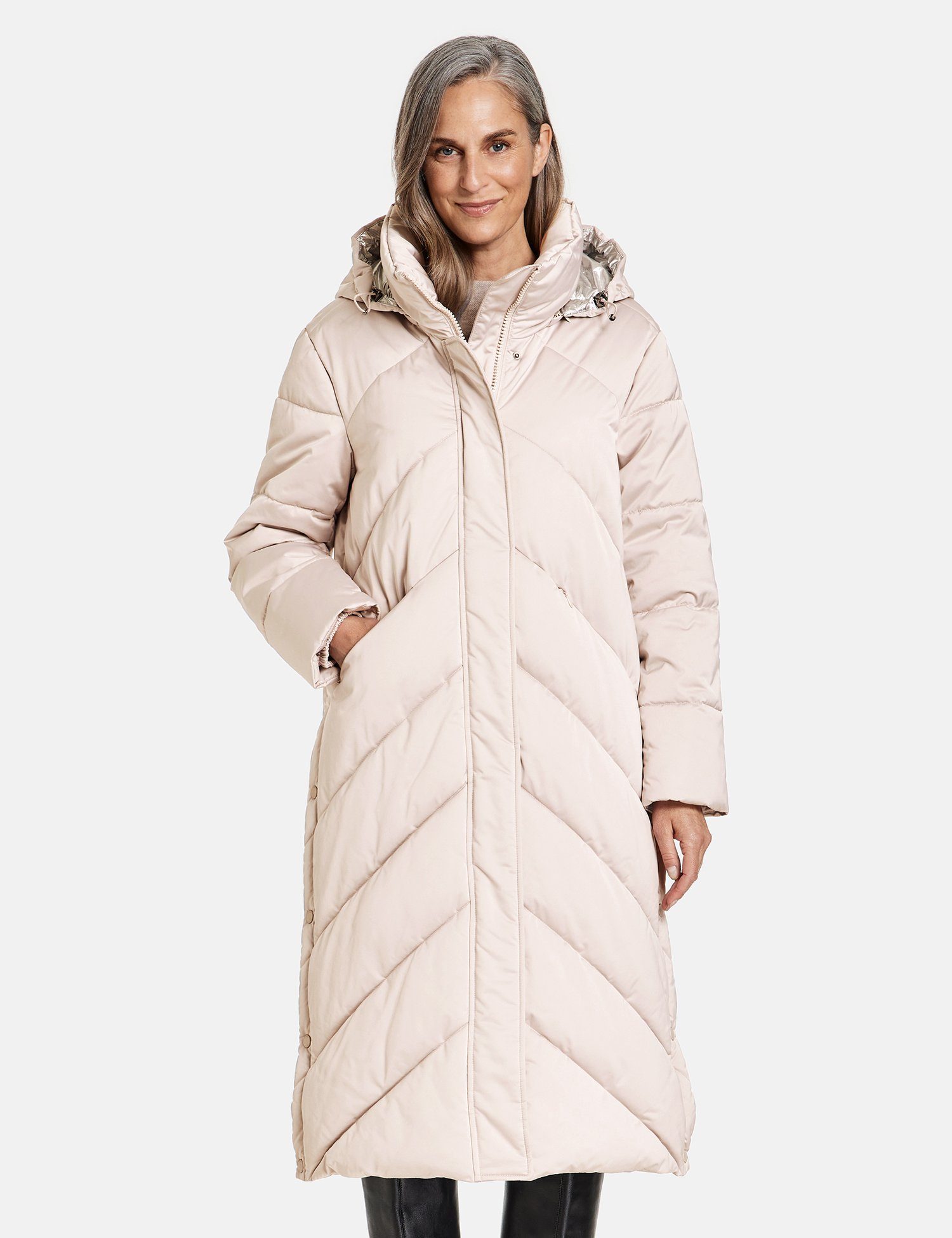 GERRY WEBER Winterjacke Langer Steppmantel mit geknöpften Seitenschlitzen