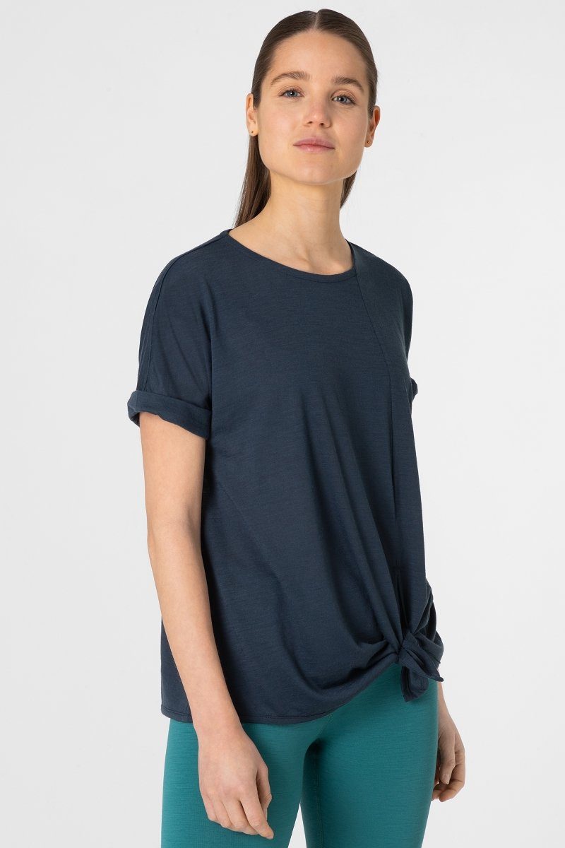 SUPER.NATURAL T-Shirt Merino T-Shirt W JP KNOT TEE mit Knoten-Detail am Saum, feinster Merino-Materialmix Blueberry