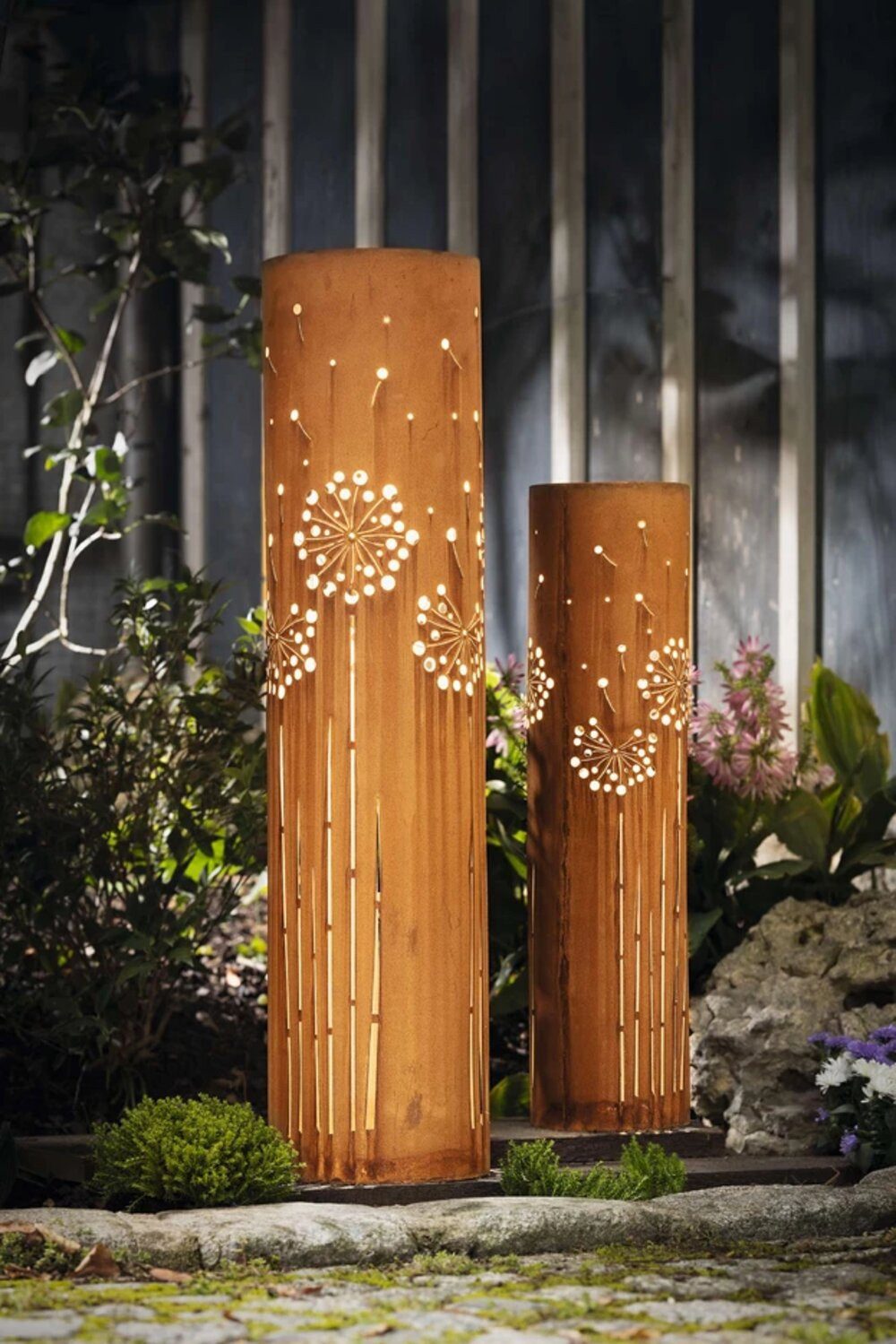 Home-trends24.de Dekosäule LED Solarsäule Pusteblumen Garten Gartensäule Metall Rost 2er Set (2 St)