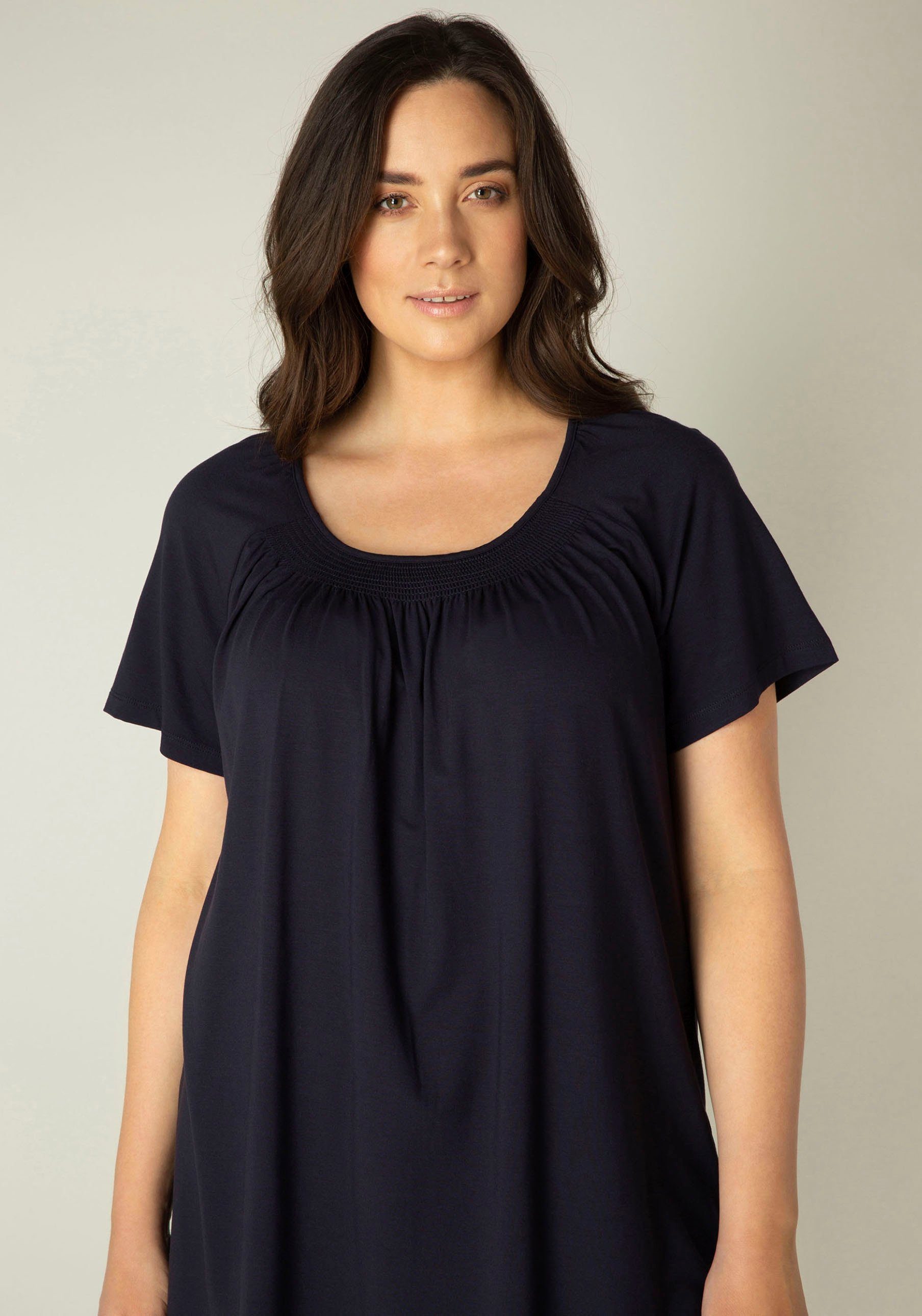 Base Level Curvy Yokia In T-Shirt navy blue Baumwoll-Mischqualität dark formstabiler