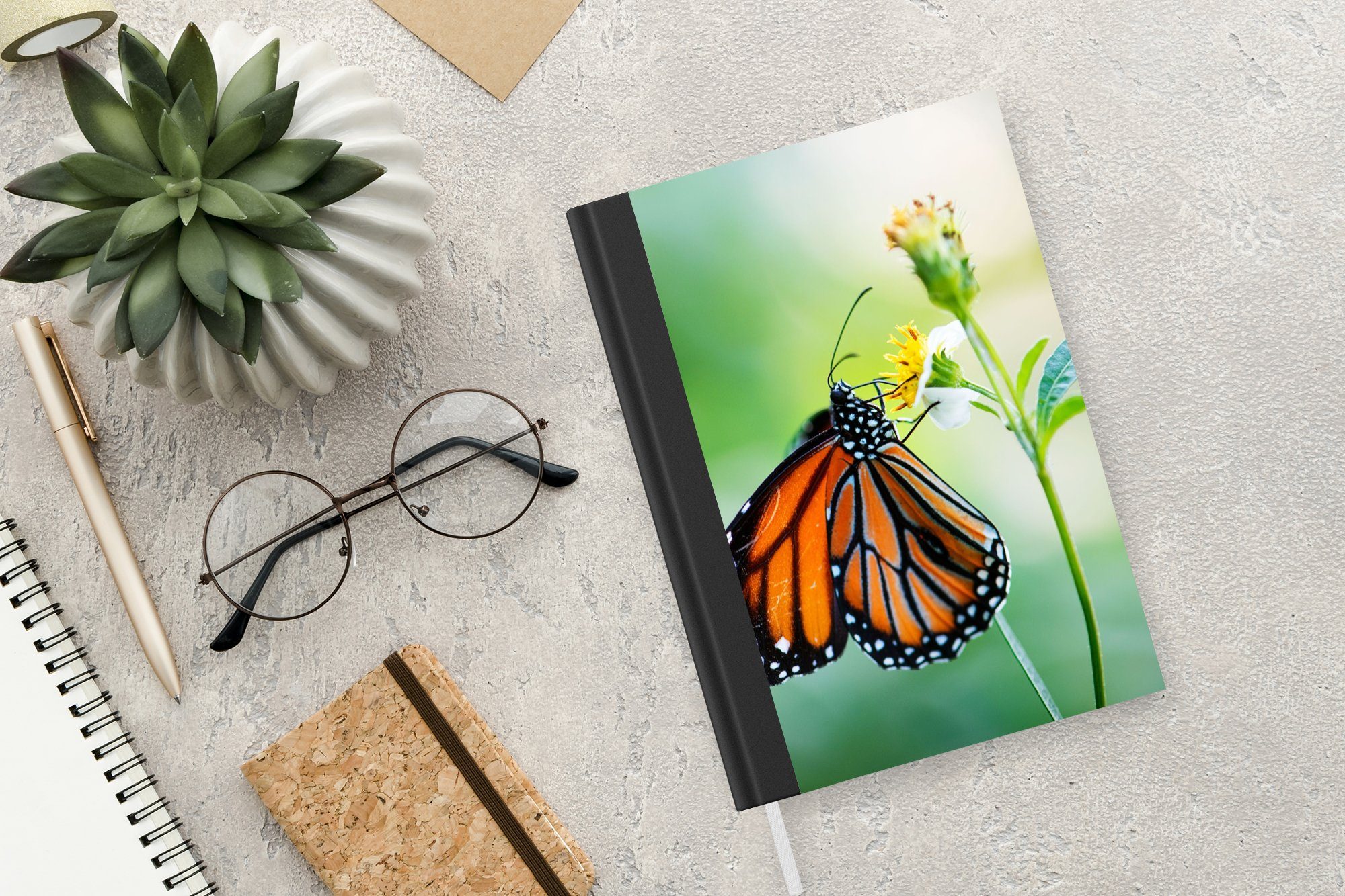 MuchoWow Notizbuch Schmetterling - - Blumen Merkzettel, Notizheft, Tagebuch, Haushaltsbuch Insekten, A5, 98 Seiten, Journal