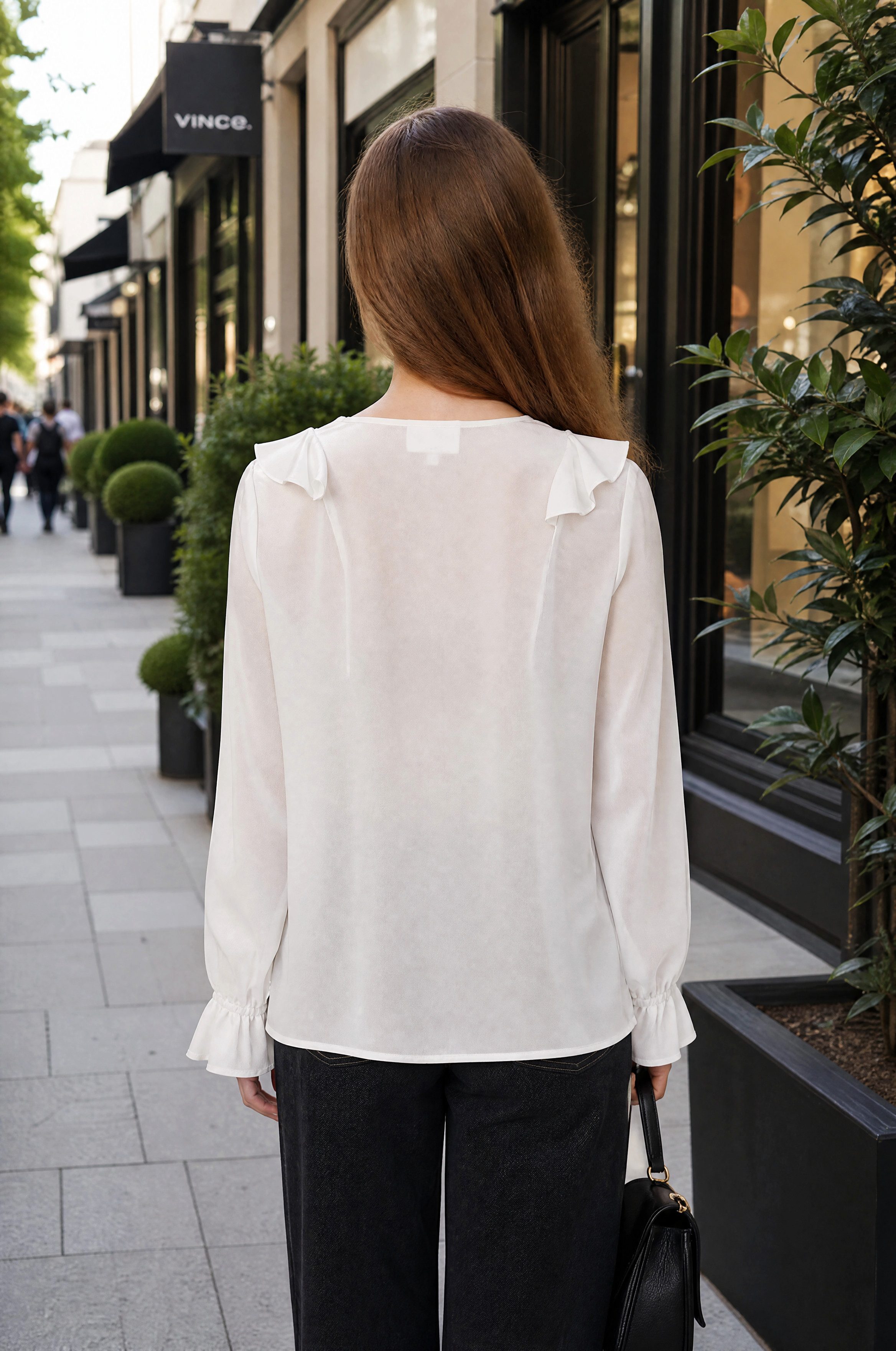 NADINE H Seidenbluse Frühlingsbluse aus Seide mit modernen Schnitt, Rüschen und Bindeband