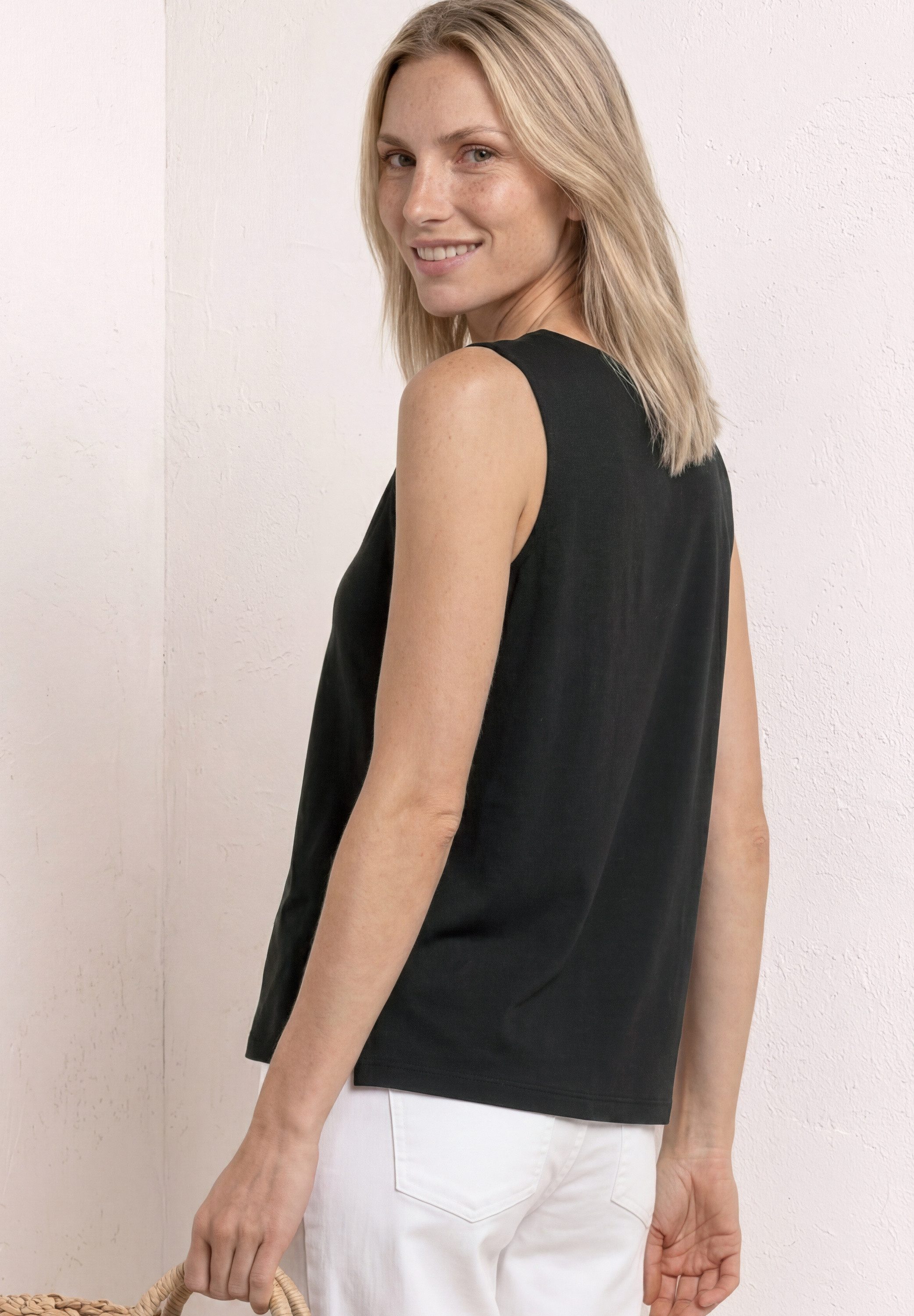 STREET ONE Shirttop U-Boot-Ausschnitt mit Cut-Out-Detail