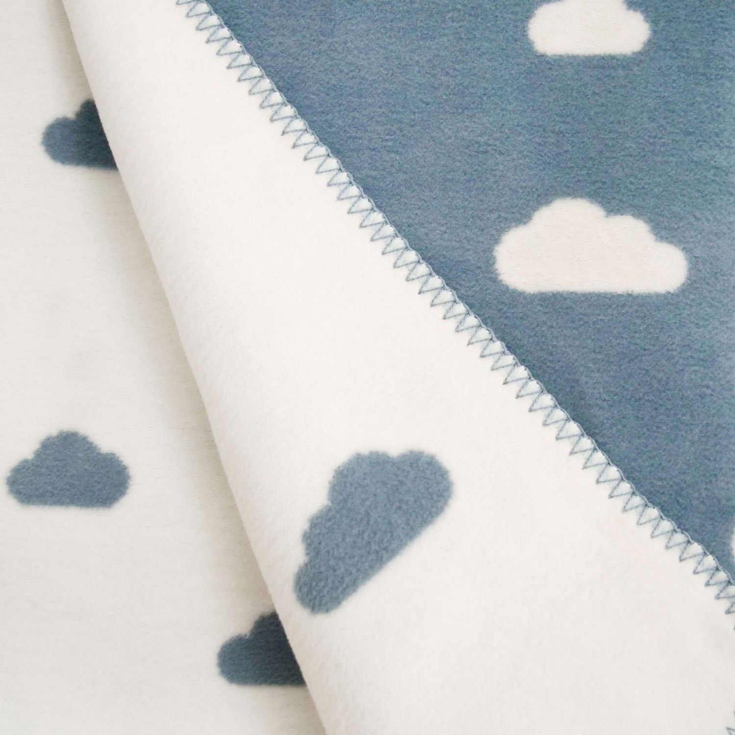 Babydecke mit Wolken aus 100% Bio-Baumwolle, günstig online kaufen