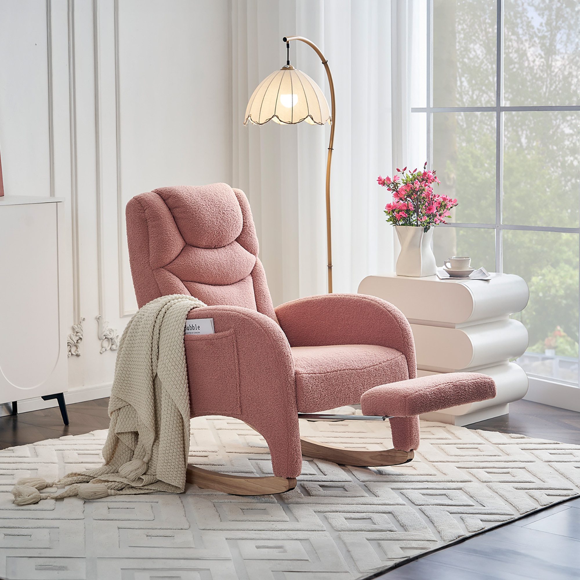 HAUSS SPOLE Stuhl Relaxsessel Posterstuhl mit Fußstütze, dicke Polsterung, Rosa (Schaukelstuhl mit Armlehne & Kopfstütze, Kunstfell-Stoff, 110 kg Tragkraft, Ideal für Wohnzimmer und Schlafzimmer – Relaxsessel mit klappbarem Fußhocker für maximale Entspannung), mit Armlehnen