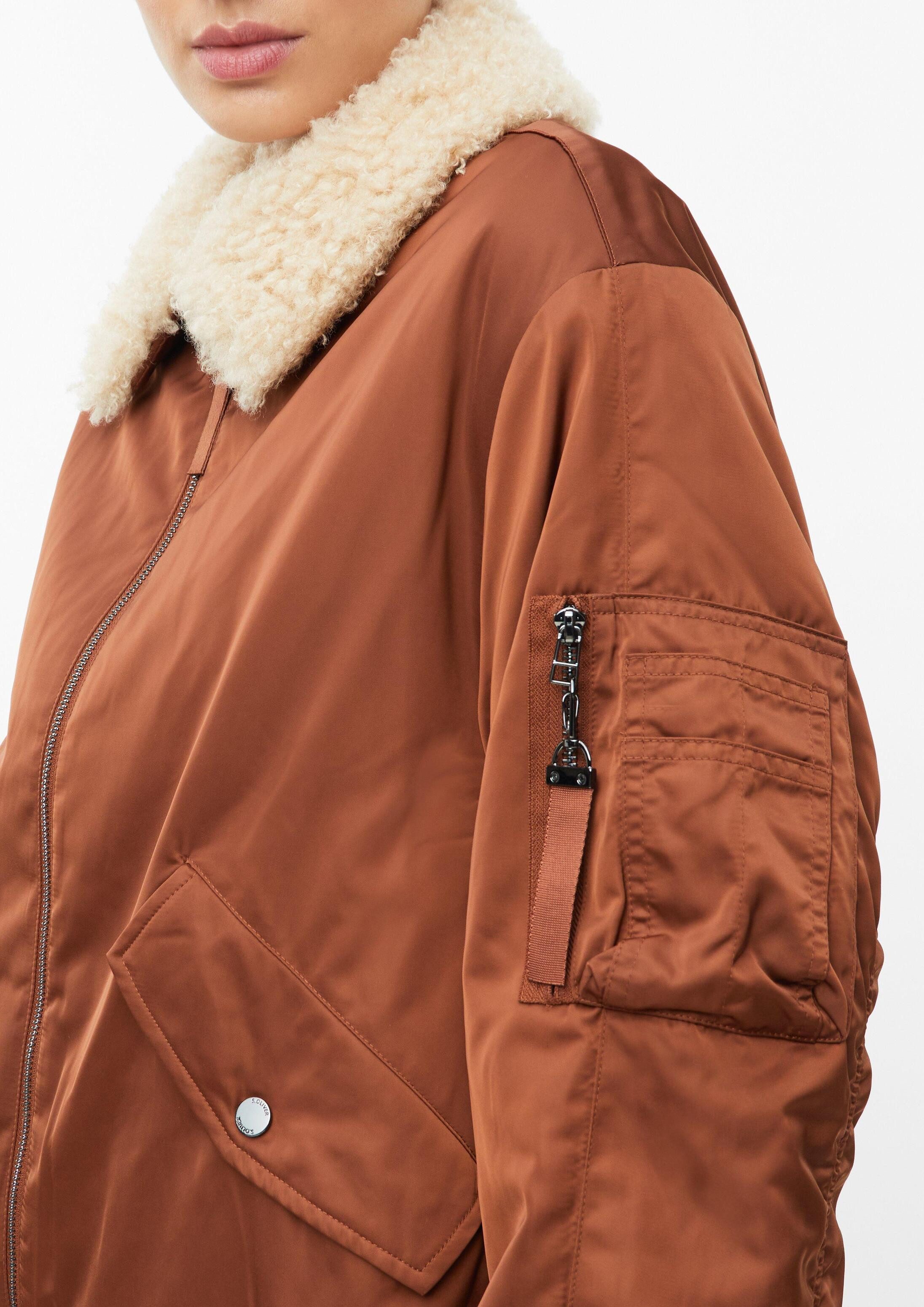 s.Oliver Funktionsjacke Outdoor-Jacke s.Oliver x Heidi Klum: Blouson mit abnehmbarem Fake-Fur-Kragen – Bild 3 von 5