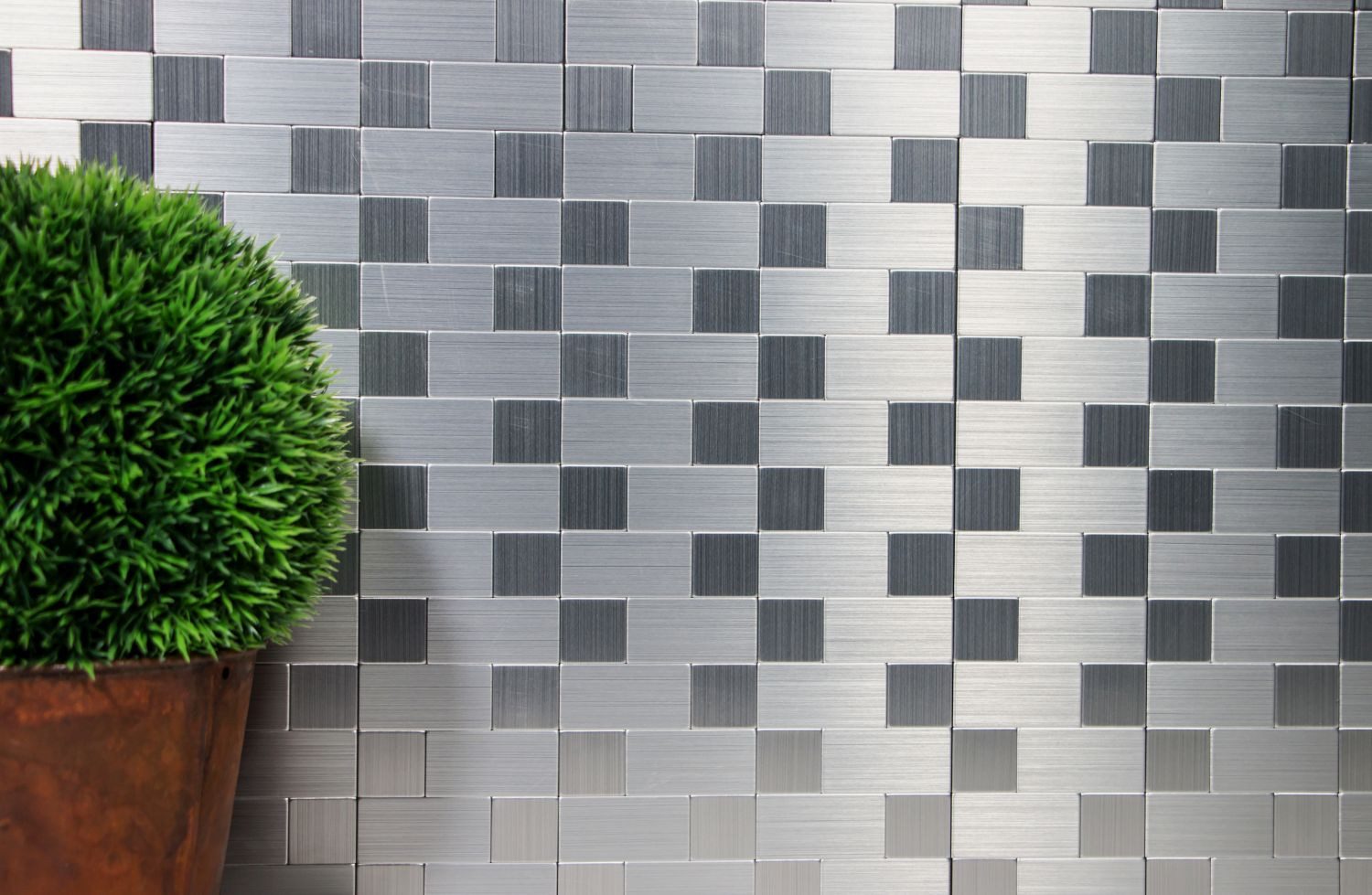 Mosani Mosaikfliesen selbstklebende Wandfliesen Wanddekor Fliesenaufkleber, Aluminium Metall 30.5x30,5, Silber, Spritzwasserbereich geeignet, Küchenrückwand Spritzschutz