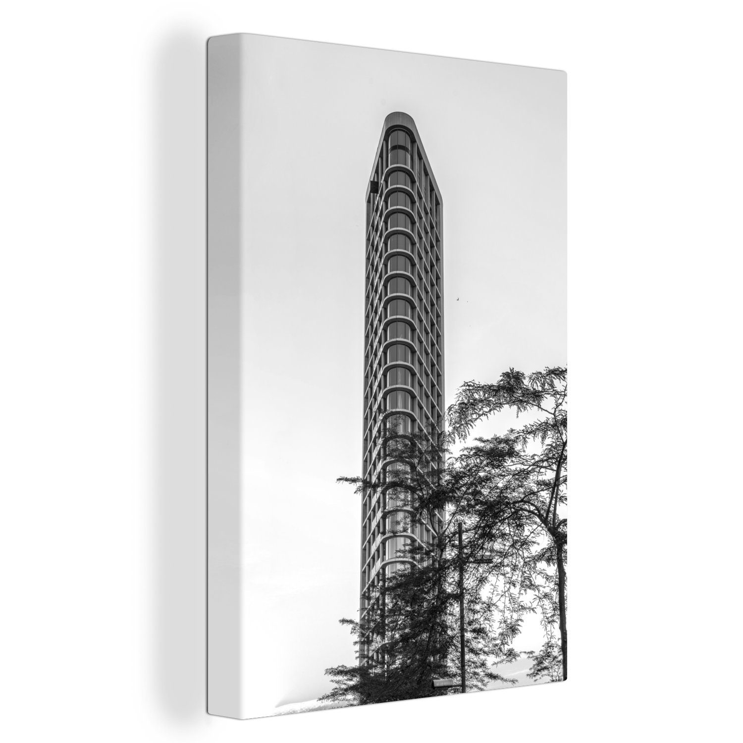 OneMillionCanvasses® Leinwandbild Lila Himmel über einem Gebäude in Eindhoven - schwarz und weiß, (1 St), Leinwandbild fertig bespannt inkl. Zackenaufhänger, Gemälde, 20x30 cm
