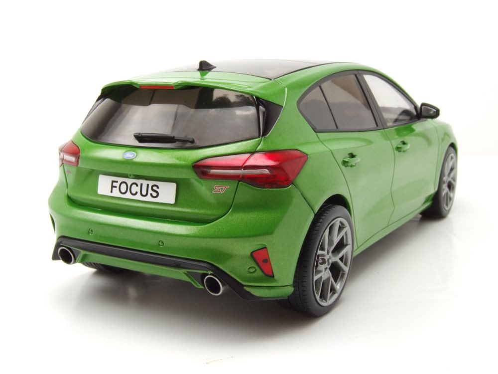 MCG Modellauto Ford Focus ST 2022 grün metallic, Maßstab 1:18
