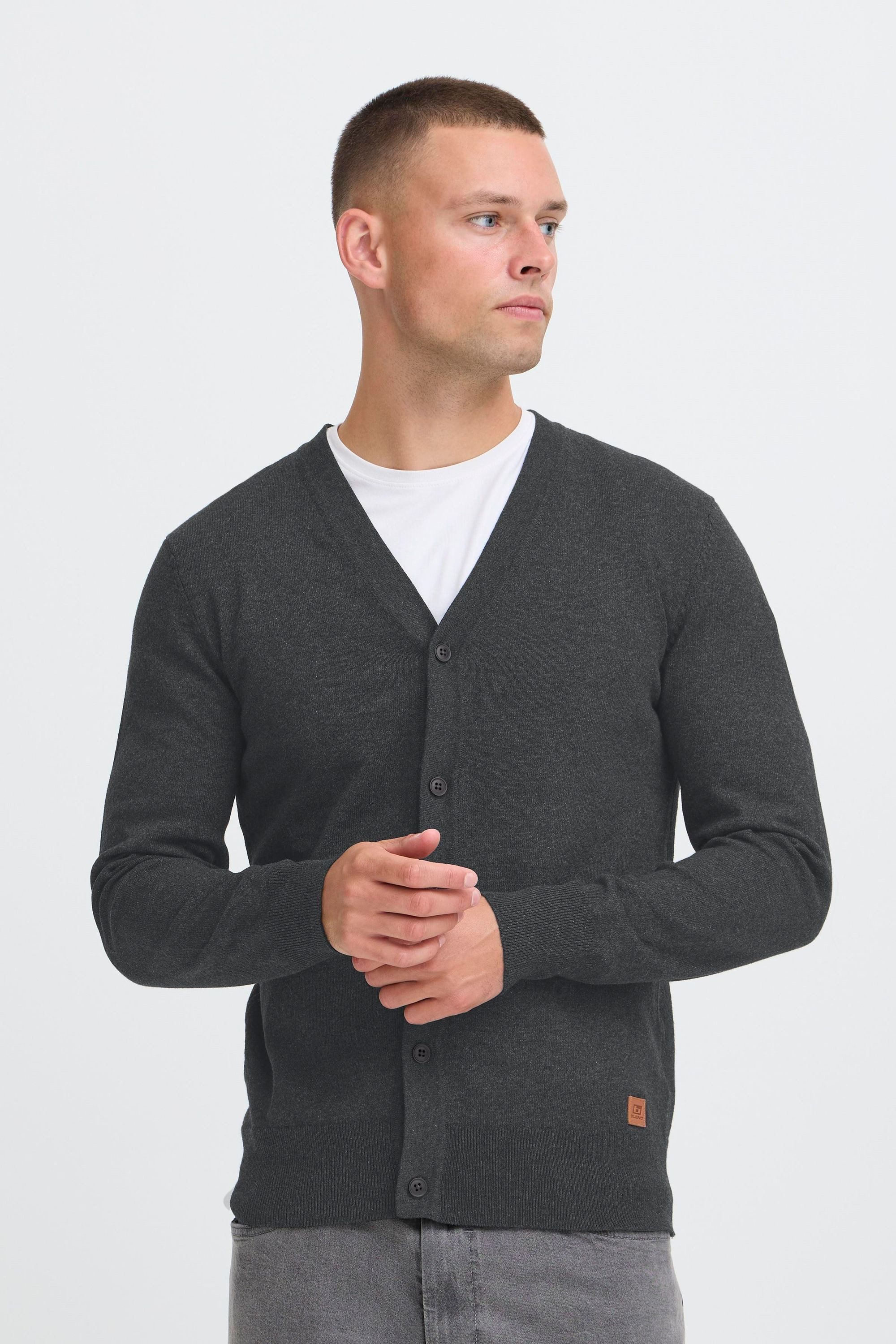 Blend Strickjacke BHFinex Komfortabler Cardigan mit Knöpfen.