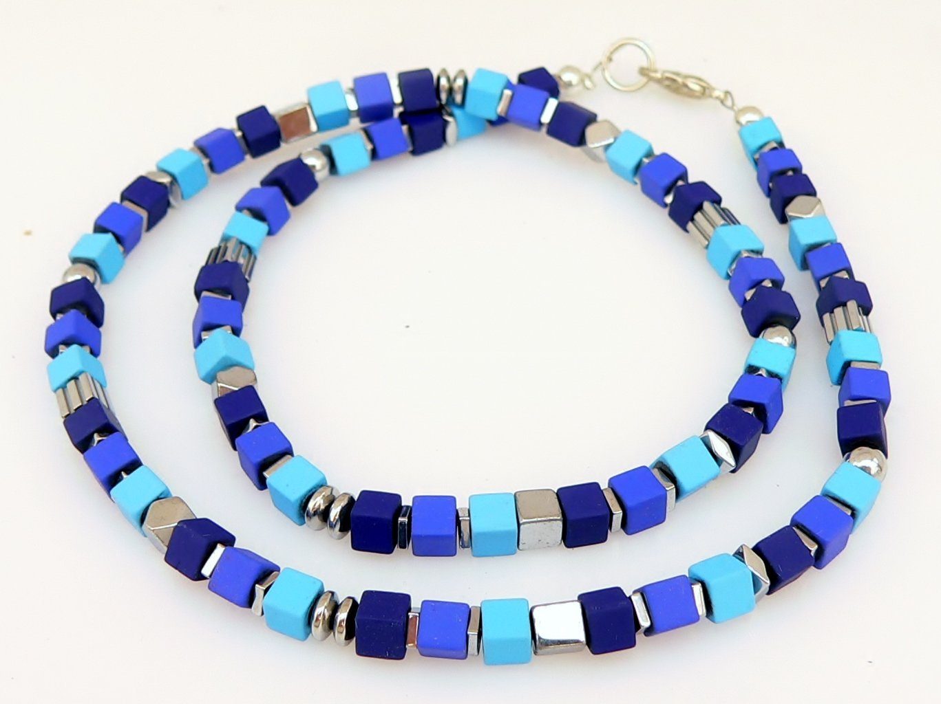 traumschmuck Collier 071. Halskette Würfelkette Hämatit matt blau hellblau türkis blautöne (Geschenk, Muttertag, Weihnachten, Geburtstag, Valentinstag, incl. Schmuckbox), handgefertigt, Made in Germany