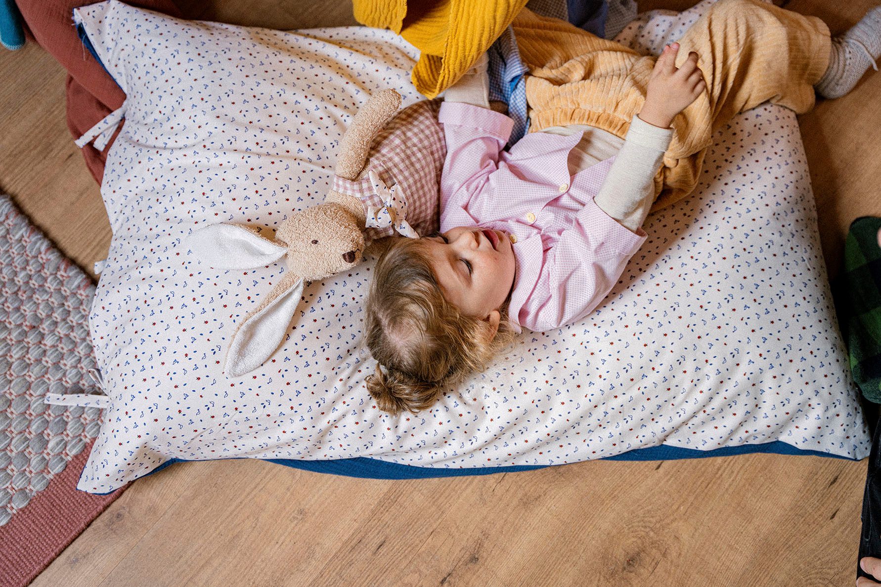 Käthe Kruse Kuscheltier Hugo Hase, stehend