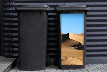 MuchoWow Wandsticker Eine große Sanddüne in einer Wüste (1 St), Mülleimer-aufkleber, Mülltonne, Sticker, Container, Abfalbehälter