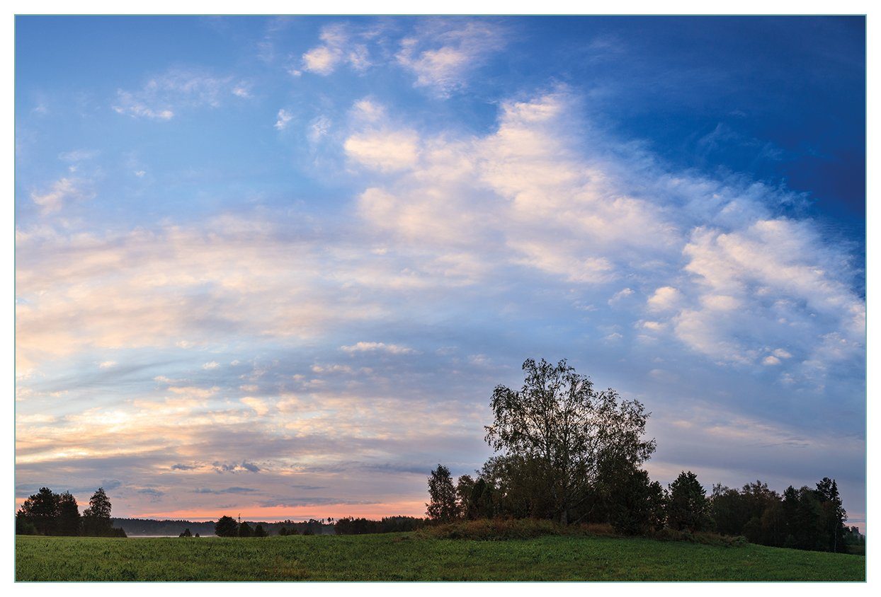 Wallario Küchenrückwand Morgenhimmel über Wäldern und Wiesen, (1-tlg)