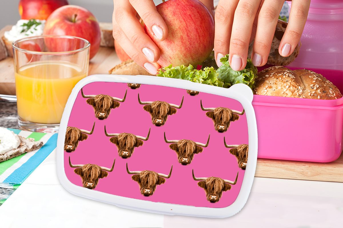 MuchoWow Lunchbox Schottischer Highlander Kunststoff, - - Brotdose Snackbox, (2-tlg), Kinder, Brotbox Braun, Erwachsene, rosa Mädchen, Kunststoff für Muster