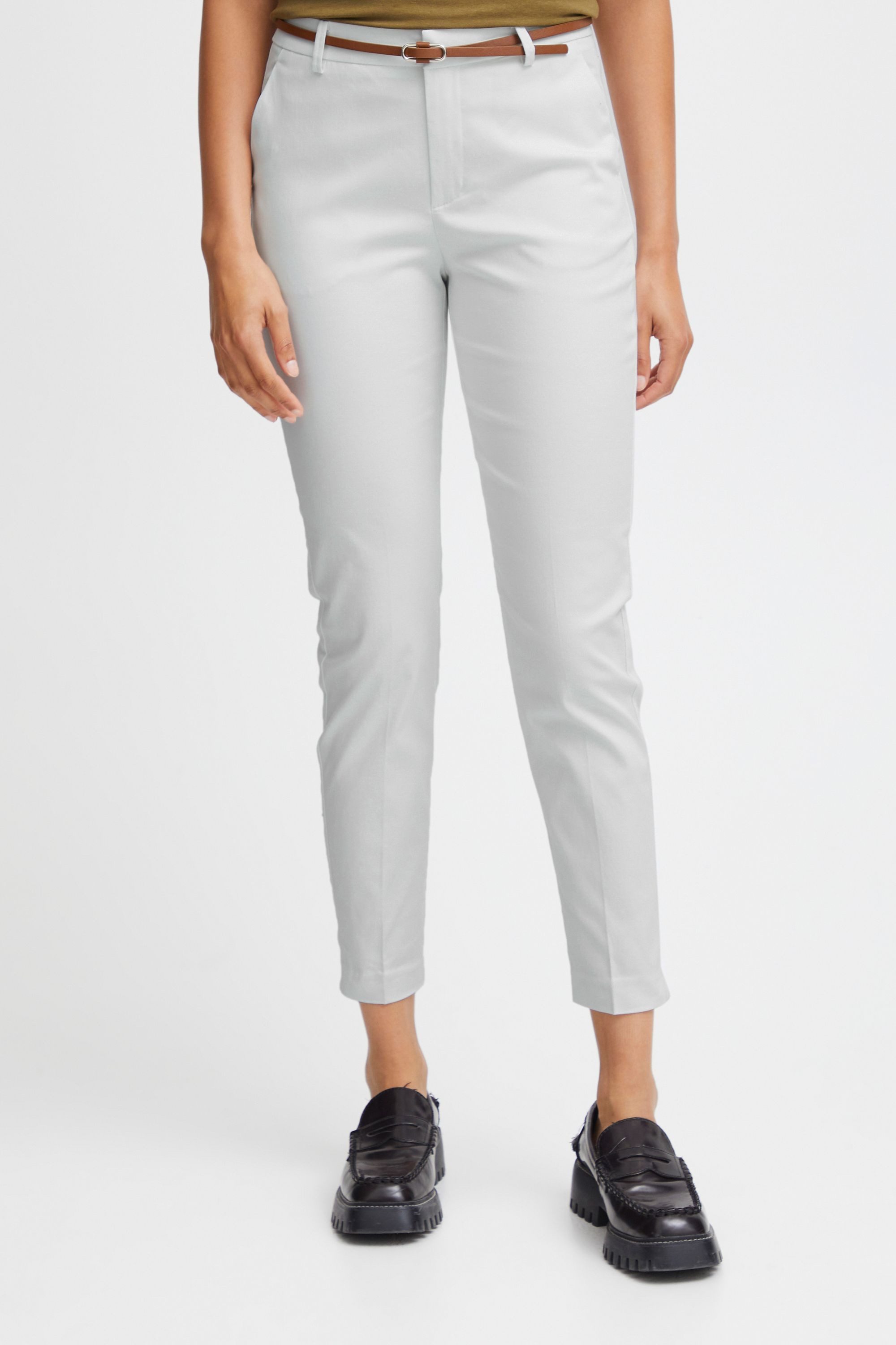 OXMO 7/8-Hose OXDaisy Moderne Hose inklusive Gürtel. Reduzierter Preis € 39,99. Unverbindliche Preisempfehlung € 59,99