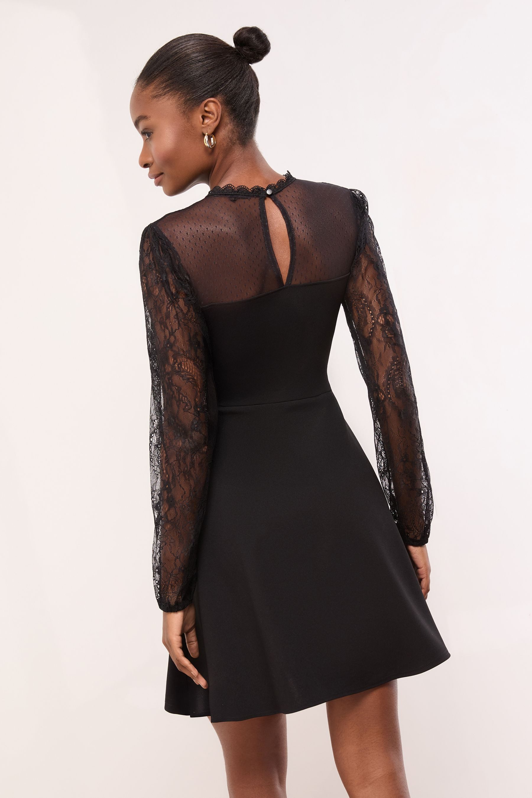 LIPSY Minikleid Lipsy hochgeschlossenes, gerafftes Minikleid (1-tlg) günstig online kaufen