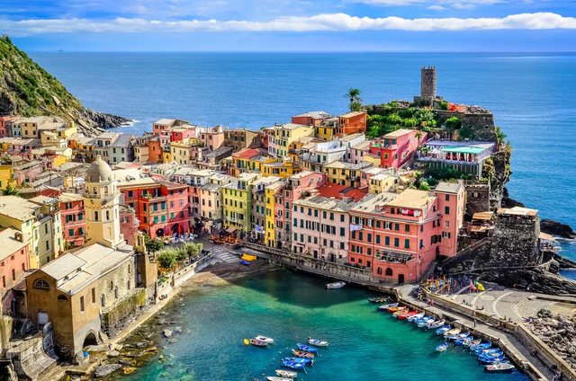 Papermoon Fototapete »Colorful Village Vernazza, Cinque Terre«, glatt-Otto