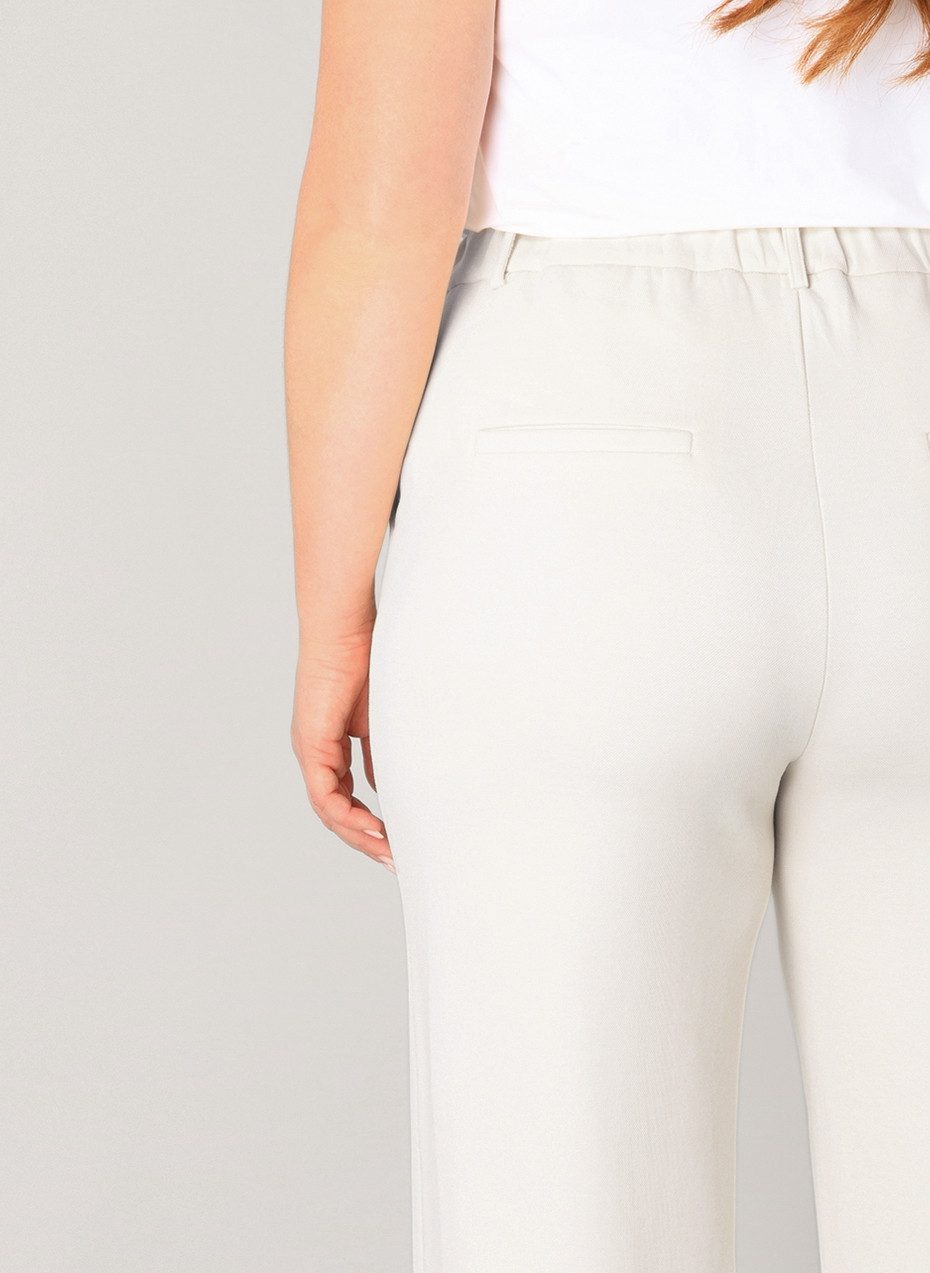 Base Level Curvy Stoffhose Yorinthe mit elastischem Bund und Stretch