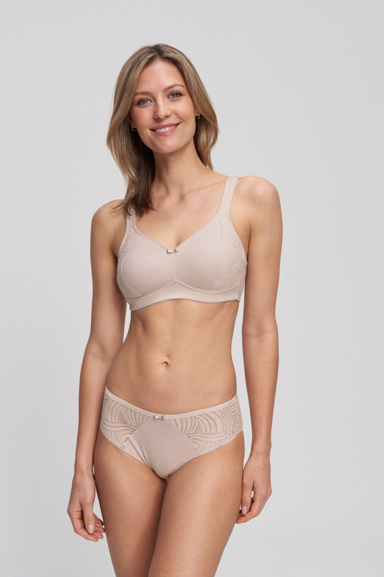 Susa Minimizer-BH reduziert die Büste optisch um eine Cup-Größe, ohne Bügel