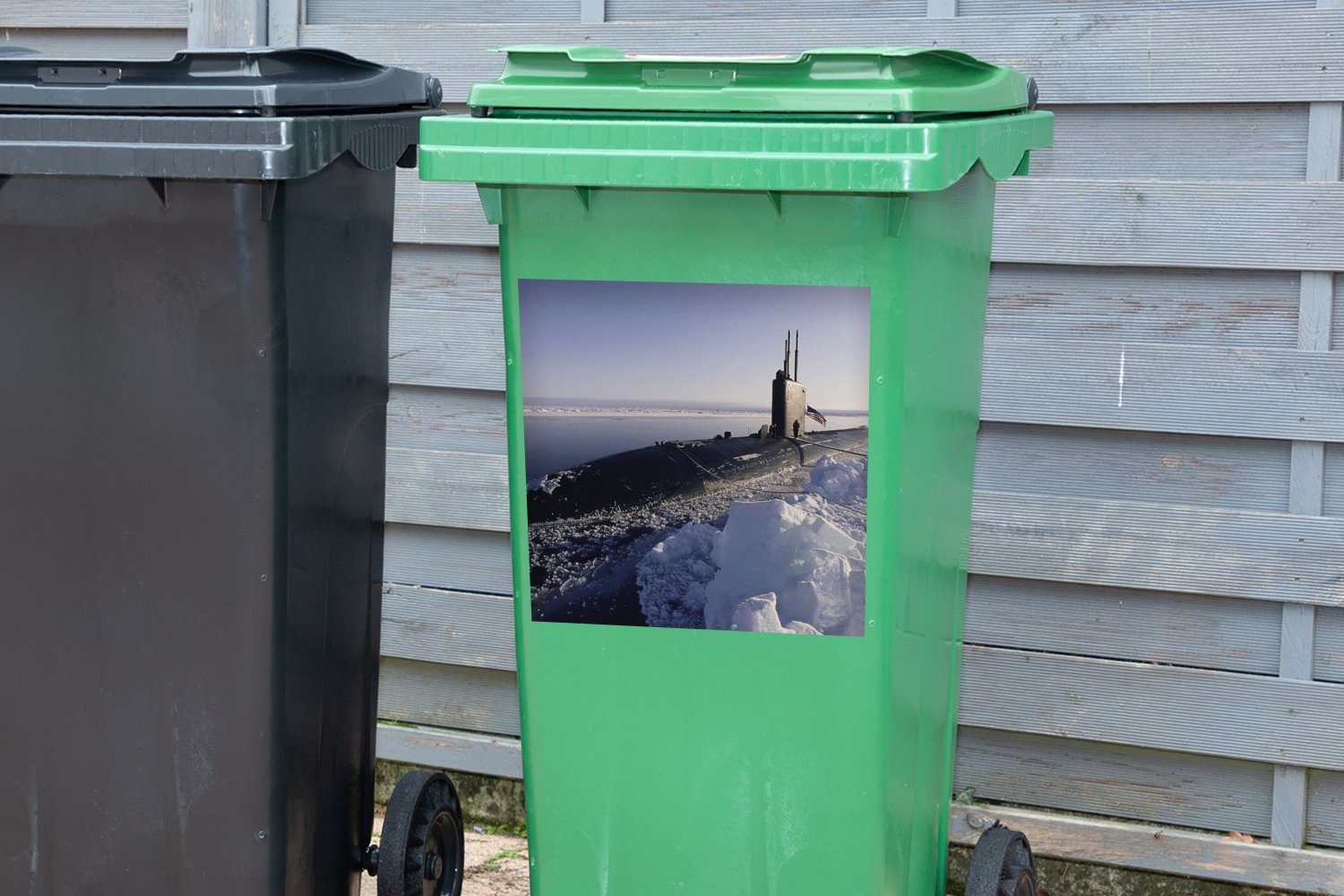 Abfalbehälter Mülleimer-aufkleber, (1 Wandsticker Nordpol Container, MuchoWow St), Sticker, Ein U-Boot Mülltonne, am