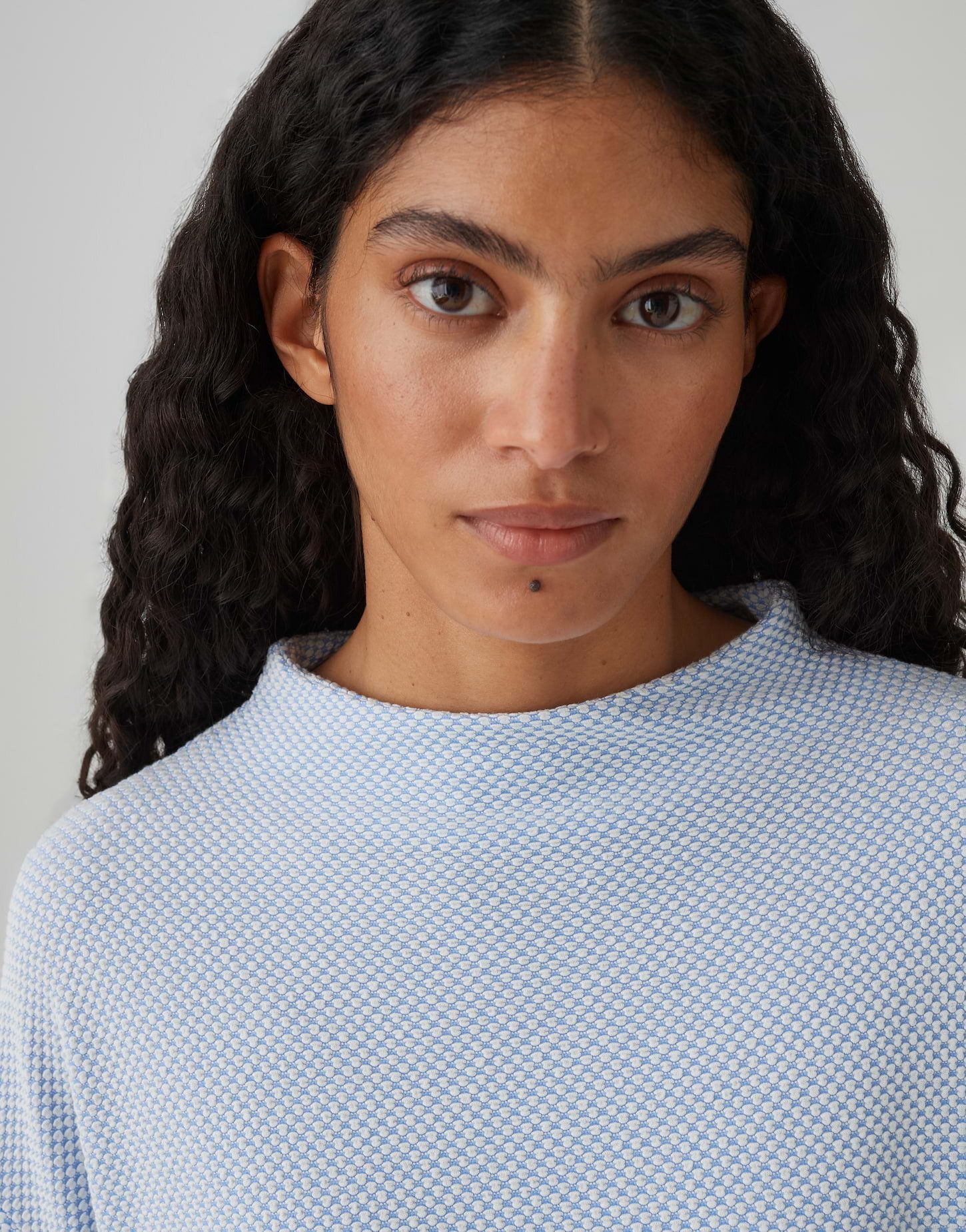 OPUS Longsleeve SERATA mit zweifarbiger Textur Lockere Passform, schmal zulaufender Schnitt, überschnittene Schulter