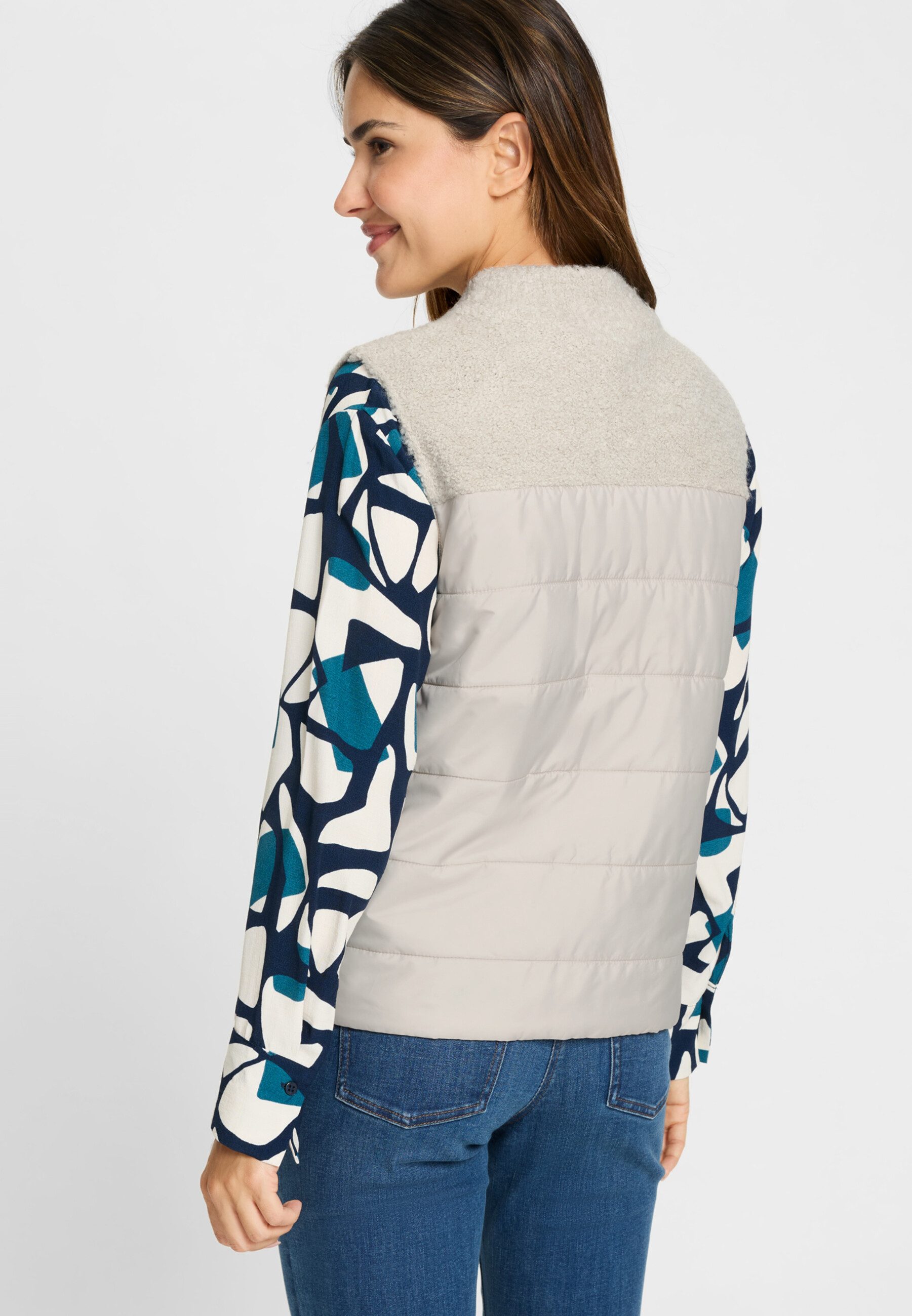 Olsen Fellimitatweste im Material-Mix