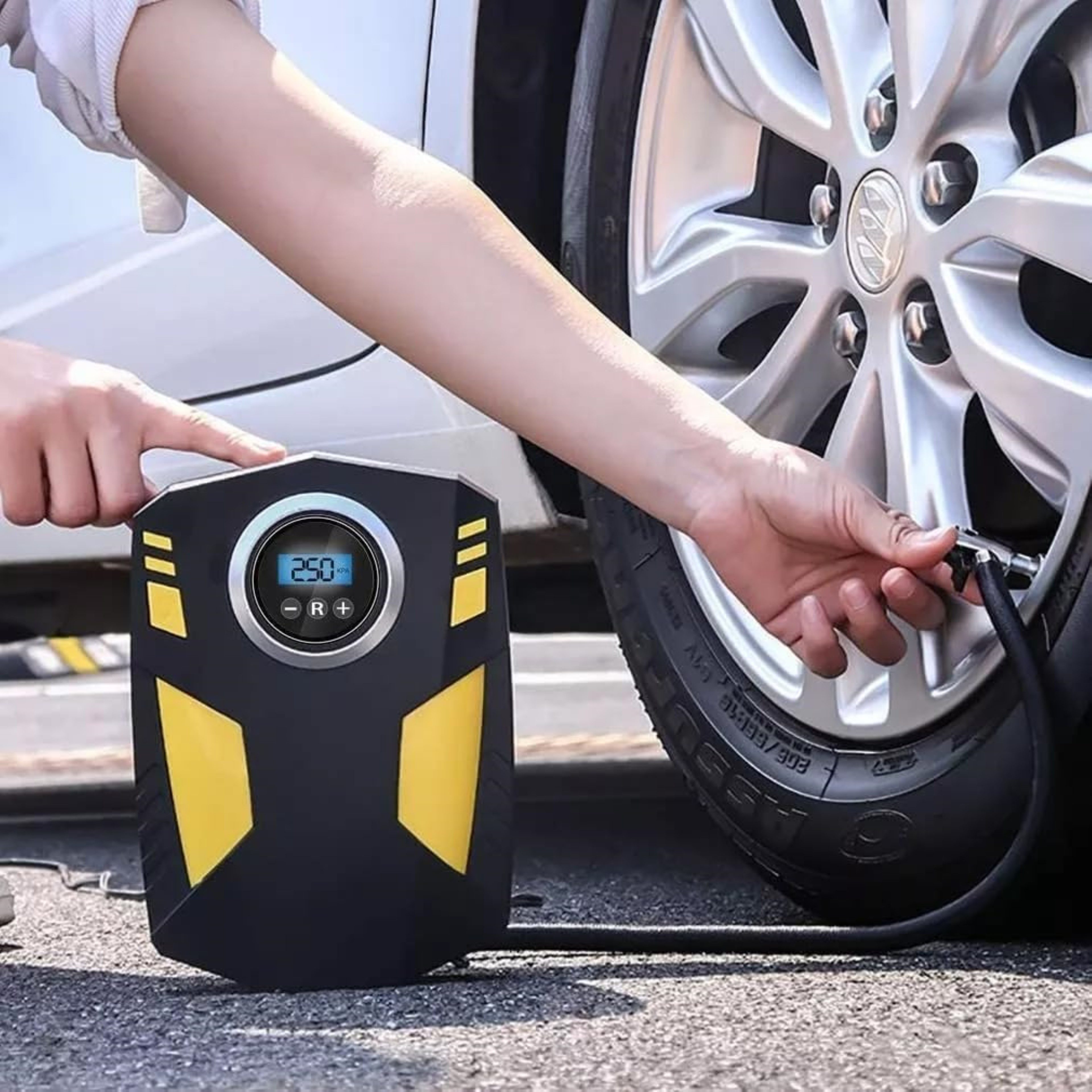 LA CUTE Kompressor 12V Digitaler Reifenfüller mit LED-Licht, 3 Düsen für Auto & Fahrrad, max. 6,9 bar, Tragbarer Reifenfüller mit LED-Anzeige und Schnellbefüllu – Bild 5 von 5