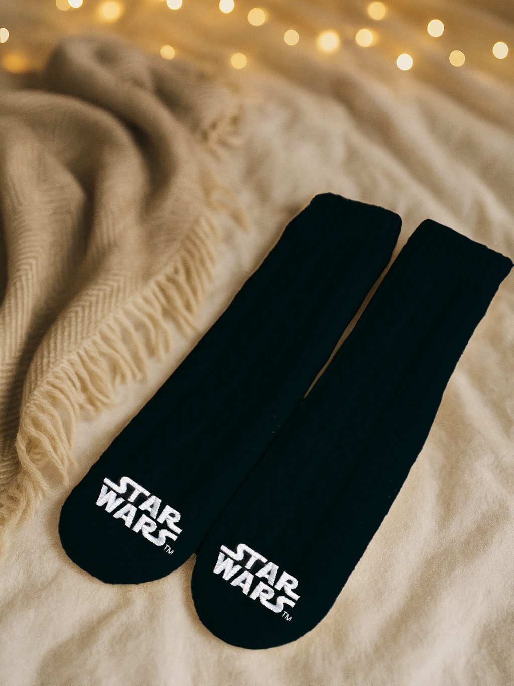 United Labels® Socken Star Wars Hüttensocken Strick Socken Haussocken Kusch günstig online kaufen