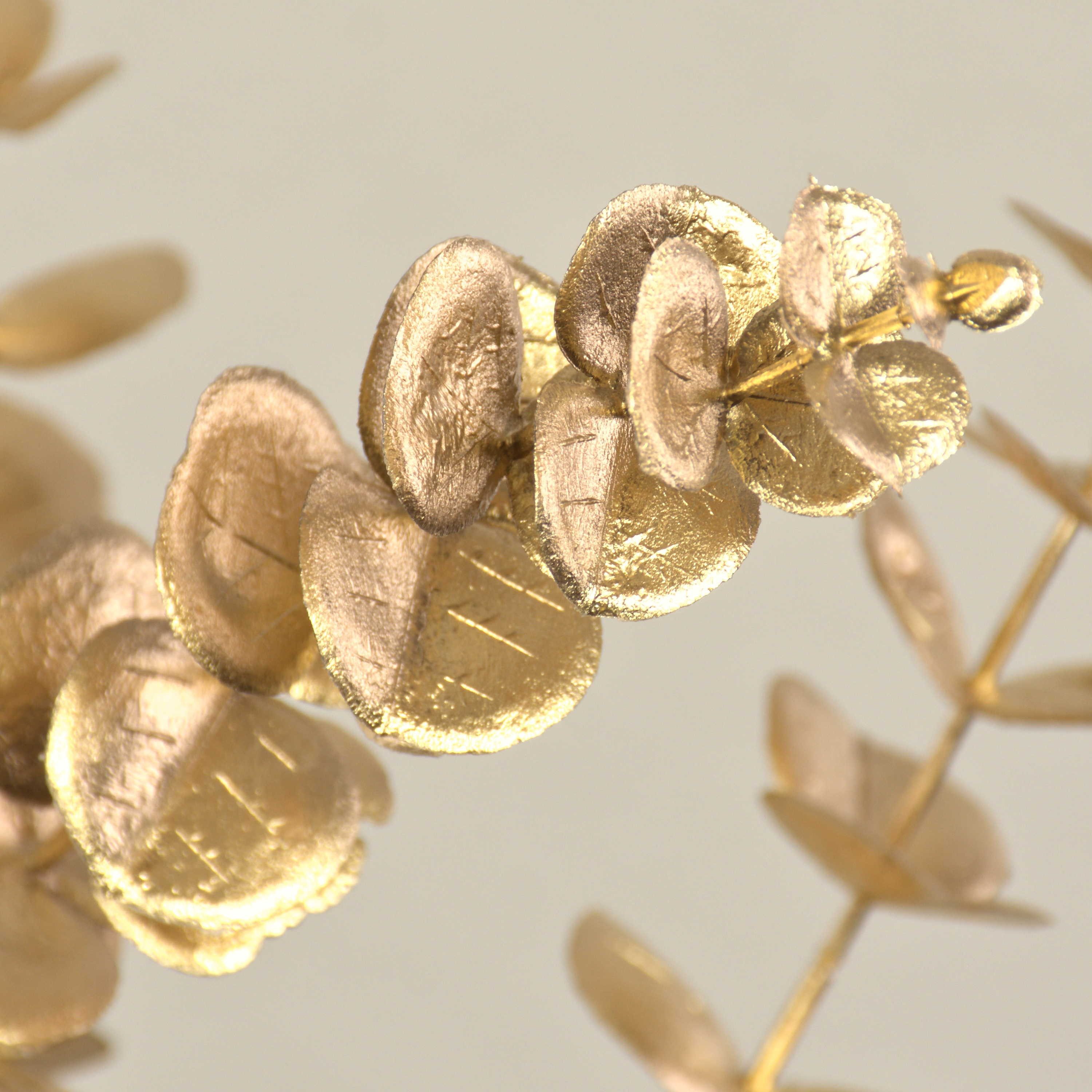 Kunstzweig Kunststoff Eukalyptuszweig DORTJE, Gold, 85cm Eukalyptus, artplants, Höhe 85.0 cm – Bild 2 von 5