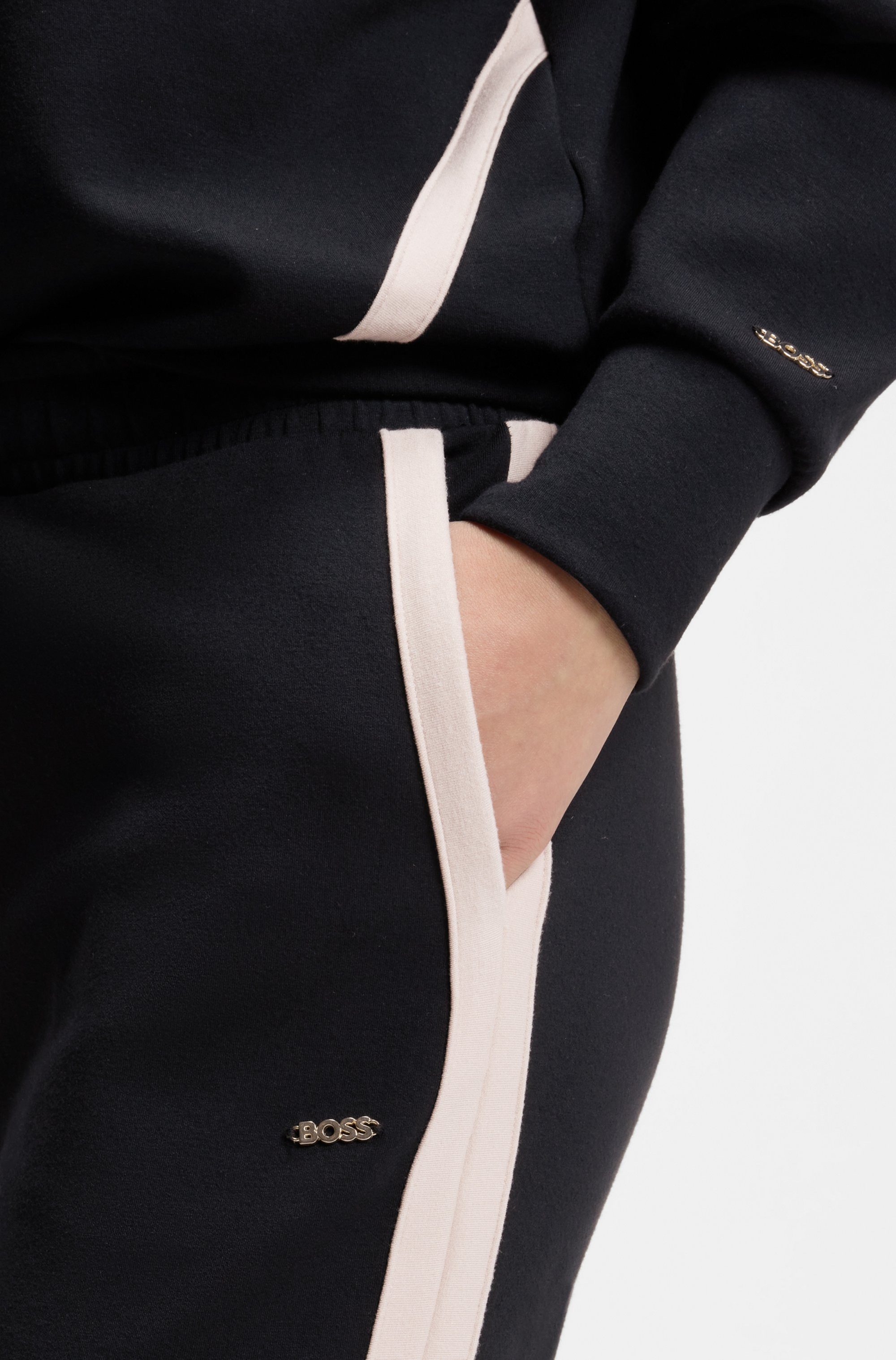 BOSS Jogginghose Mirage_Pants schmal geschnitten mit kontrastierenden Einsätzen