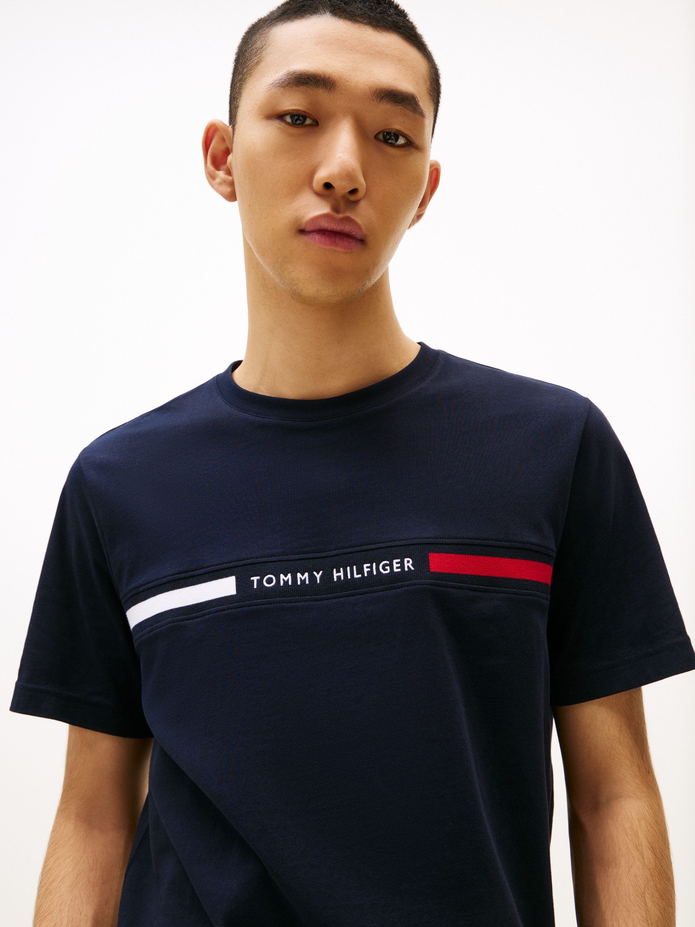 Tommy Hilfiger T-Shirt HILFIGER CHEST INSERT TEE. Reduzierter Preis € 32,99. Unverbindliche Preisempfehlung € 49,90