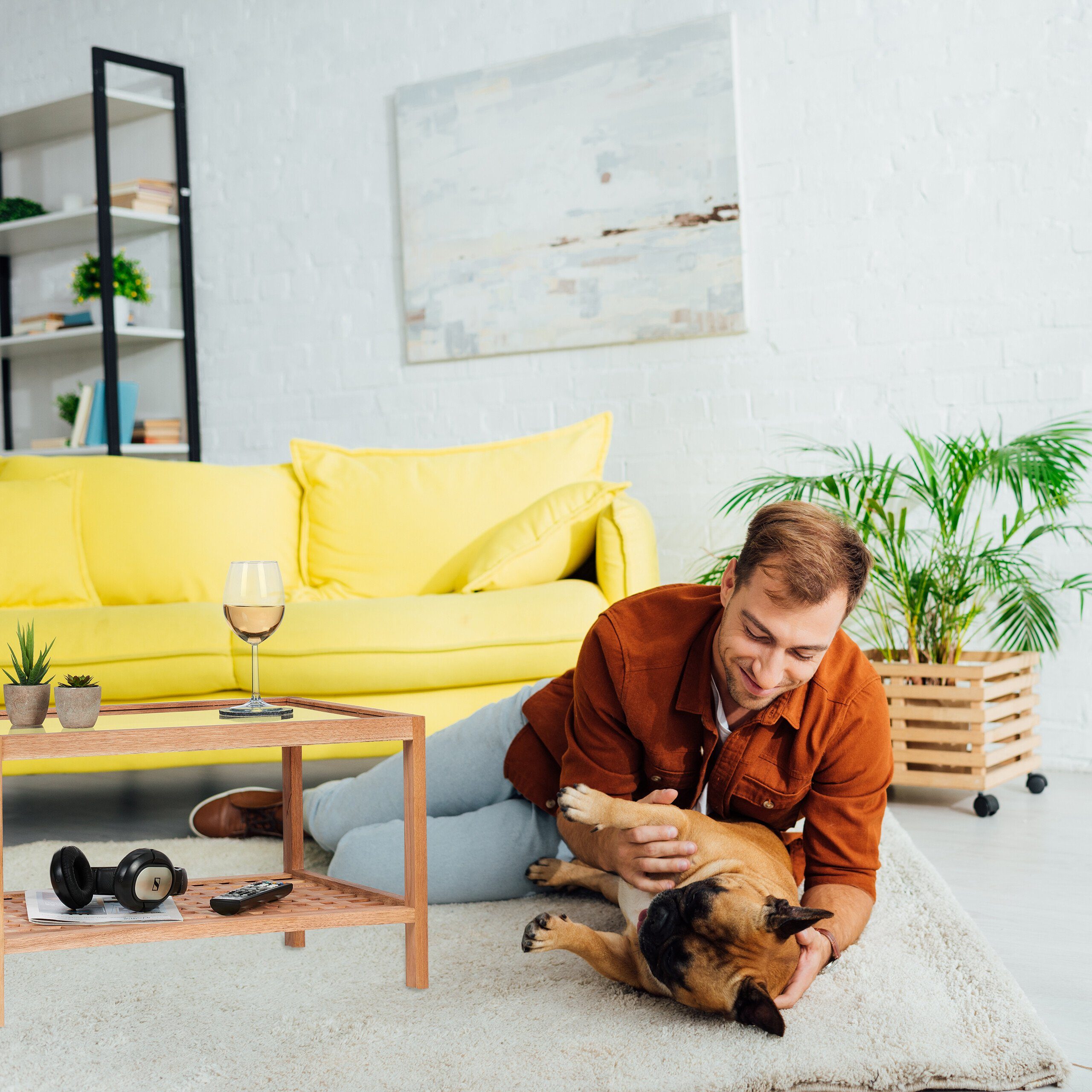relaxdays Beistelltisch Walnussholz mit Glasablage