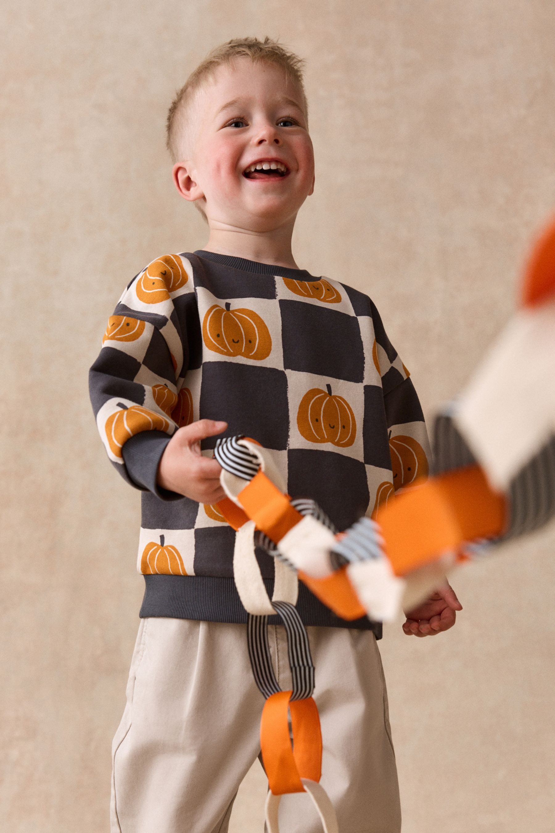 Next Sweater Oberteil mit Rundhalsausschnitt und Print (1-tlg) – Bild 4 von 4