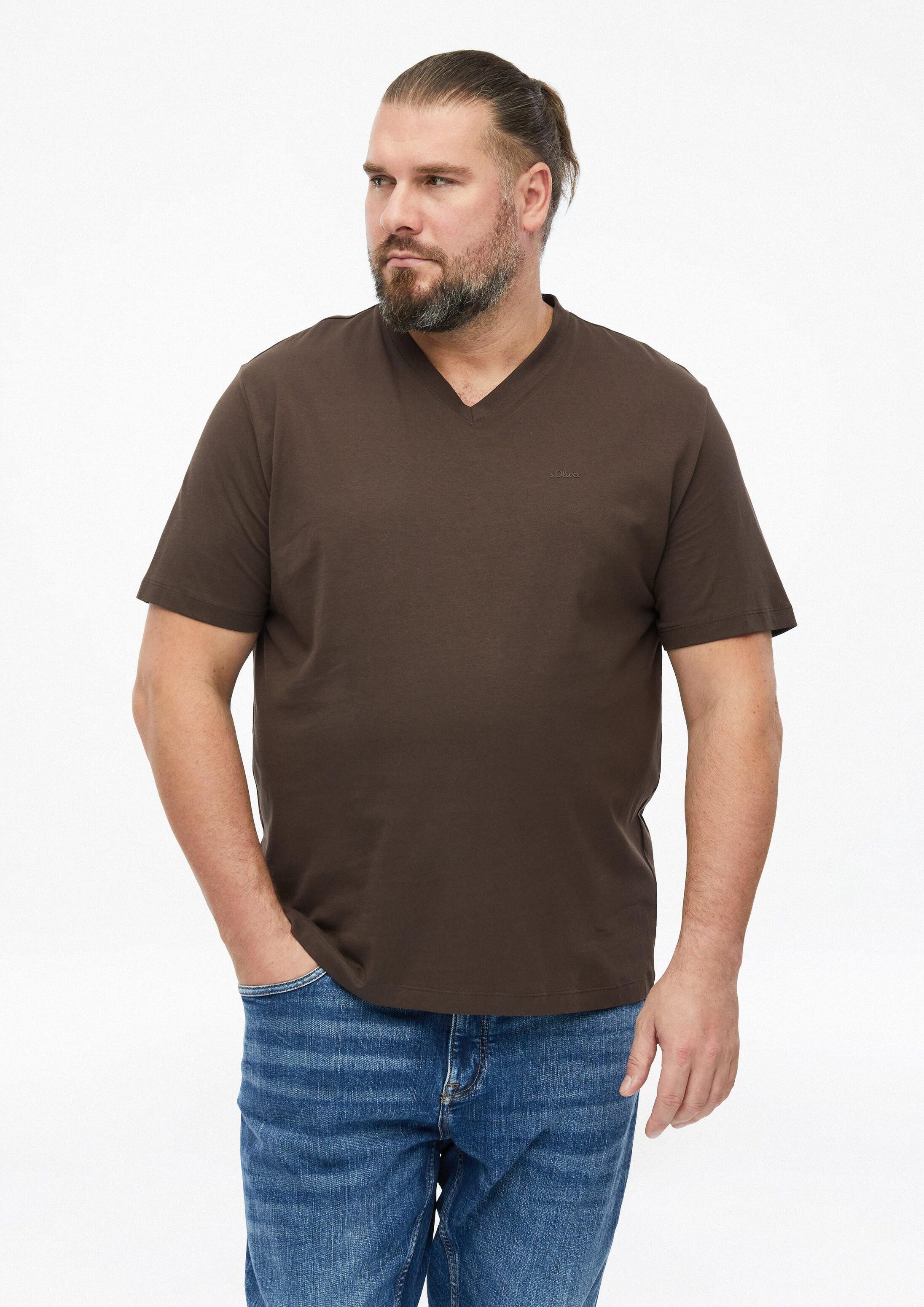 s.Oliver Kurzarmshirt T-Shirt Baumwoll-T-Shirt mit Logo-Print und V-Neck