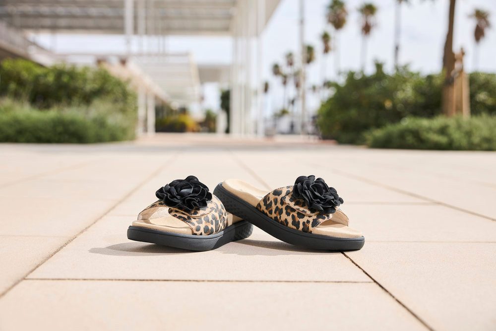 Rieker Pantolette Sommerschuh, Hausschuh, Strandschuh mit bequemem Fußbett