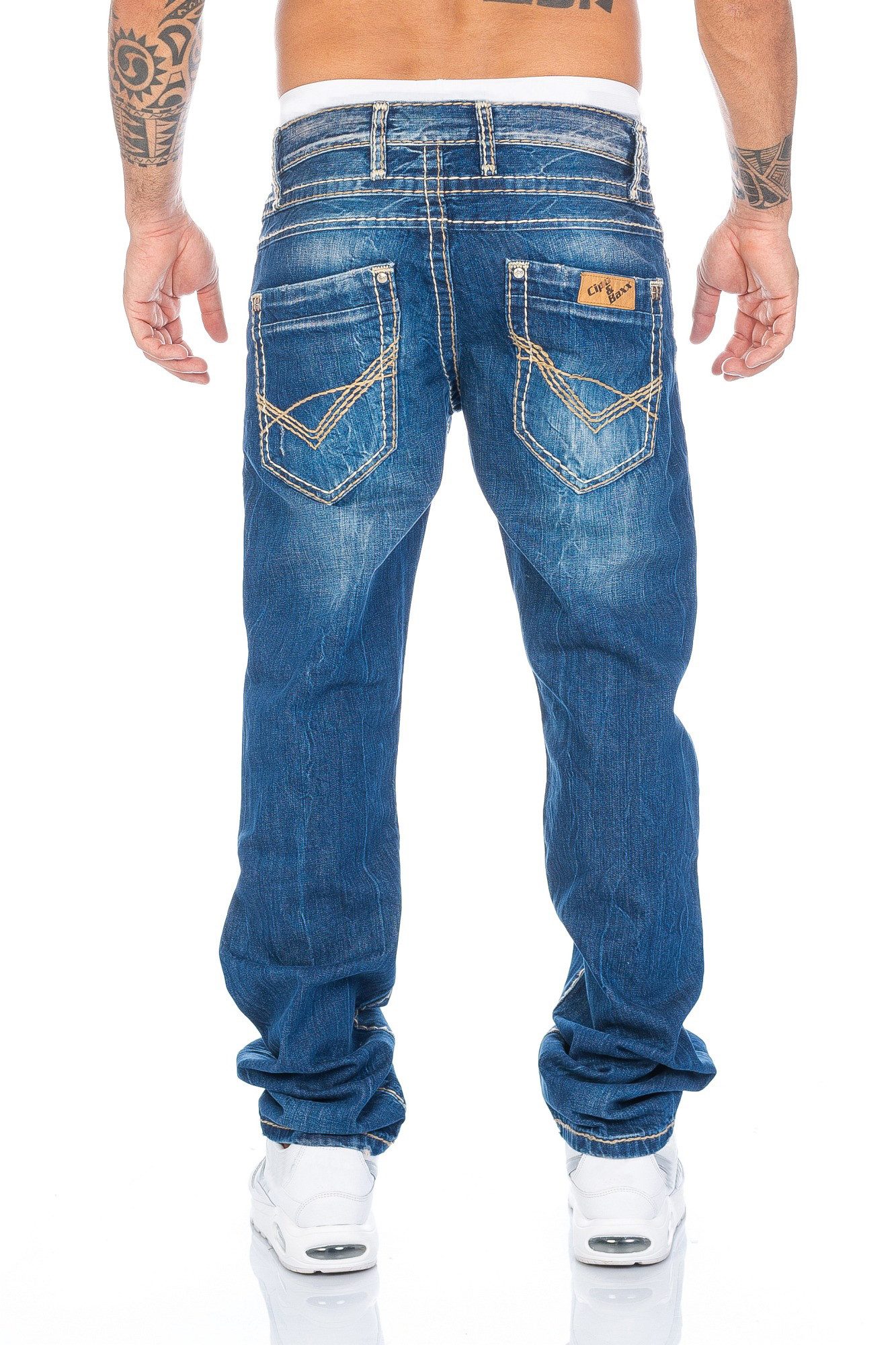 Cipo & Baxx Regular-fit-Jeans Herren Jeans mit modischen Nähten Stylische Kontrastnähte und kleine Abriebstellen in der Waschung – Bild 3 von 5
